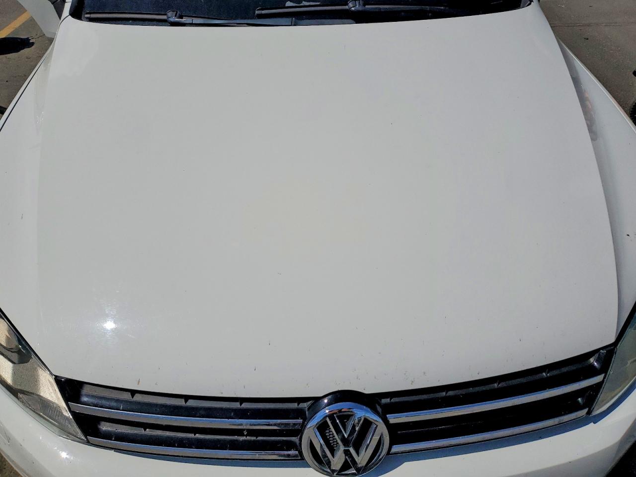 2012 Volkswagen Touareg V6 Tdi White vin: WVGEK9BP3CD012084