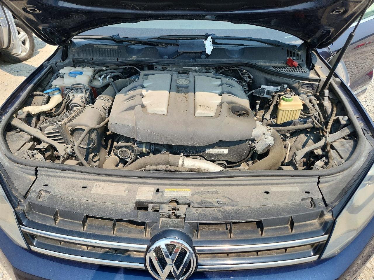 2012 Volkswagen Touareg V6 Tdi Blue vin: WVGEK9BP4CD009615