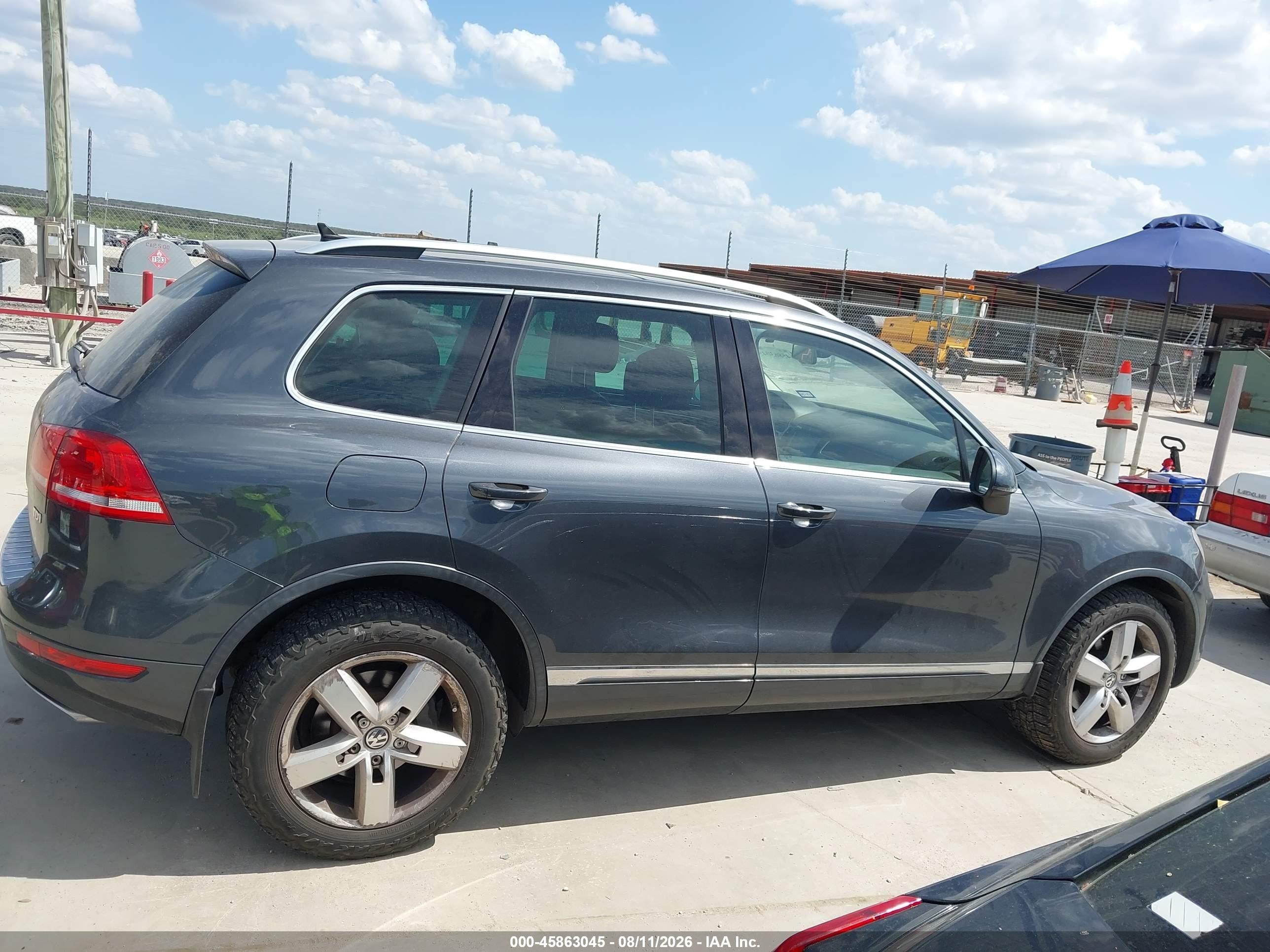 2012 Volkswagen Touareg Tdi Lux Gray vin: WVGEK9BP7CD008989