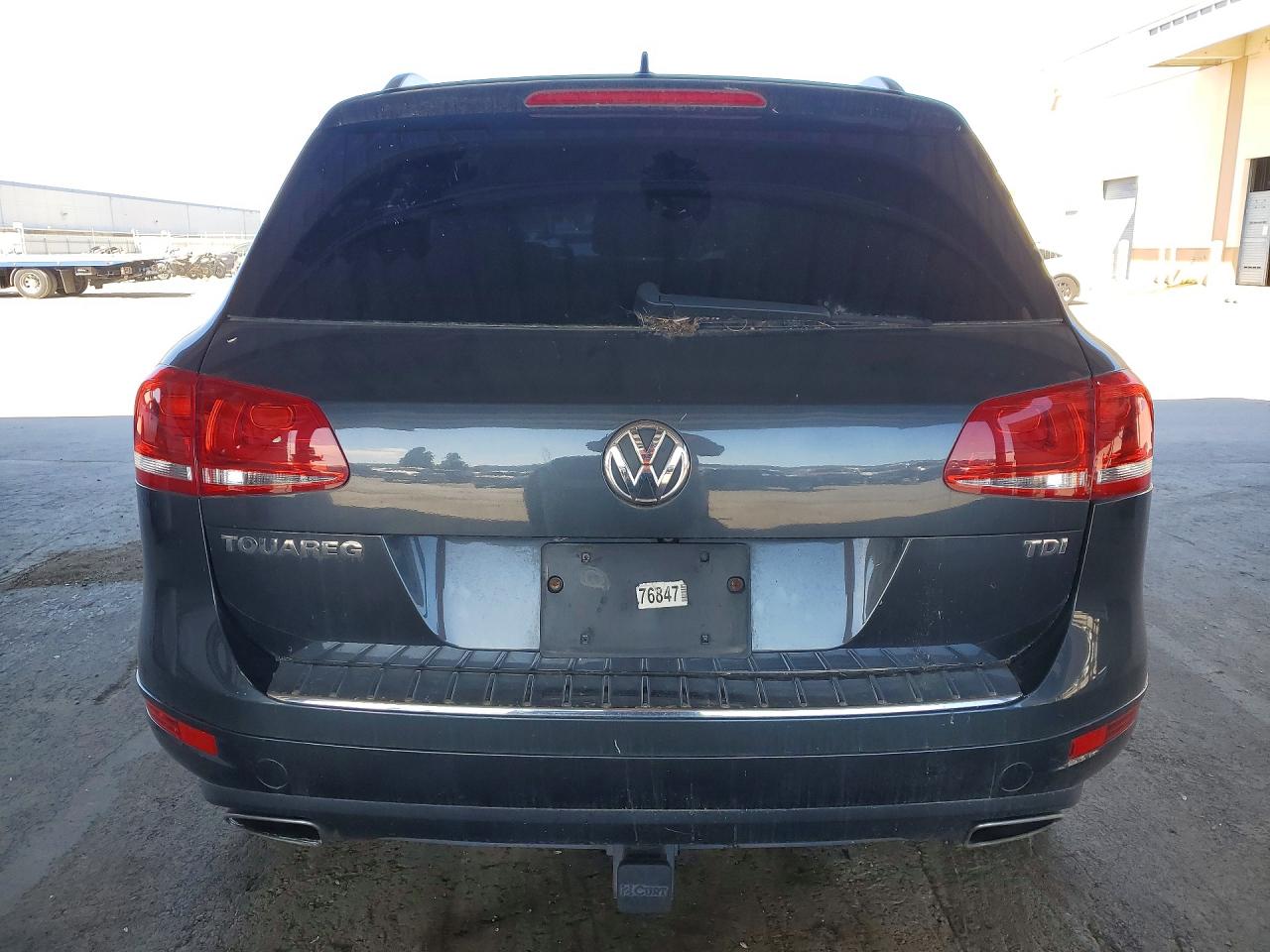 2012 Volkswagen Touareg V6 Tdi Gray vin: WVGEK9BP9CD007231