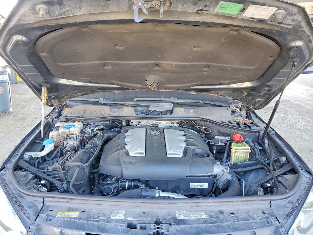 2012 Volkswagen Touareg V6 Tdi Gray vin: WVGEK9BP9CD007231