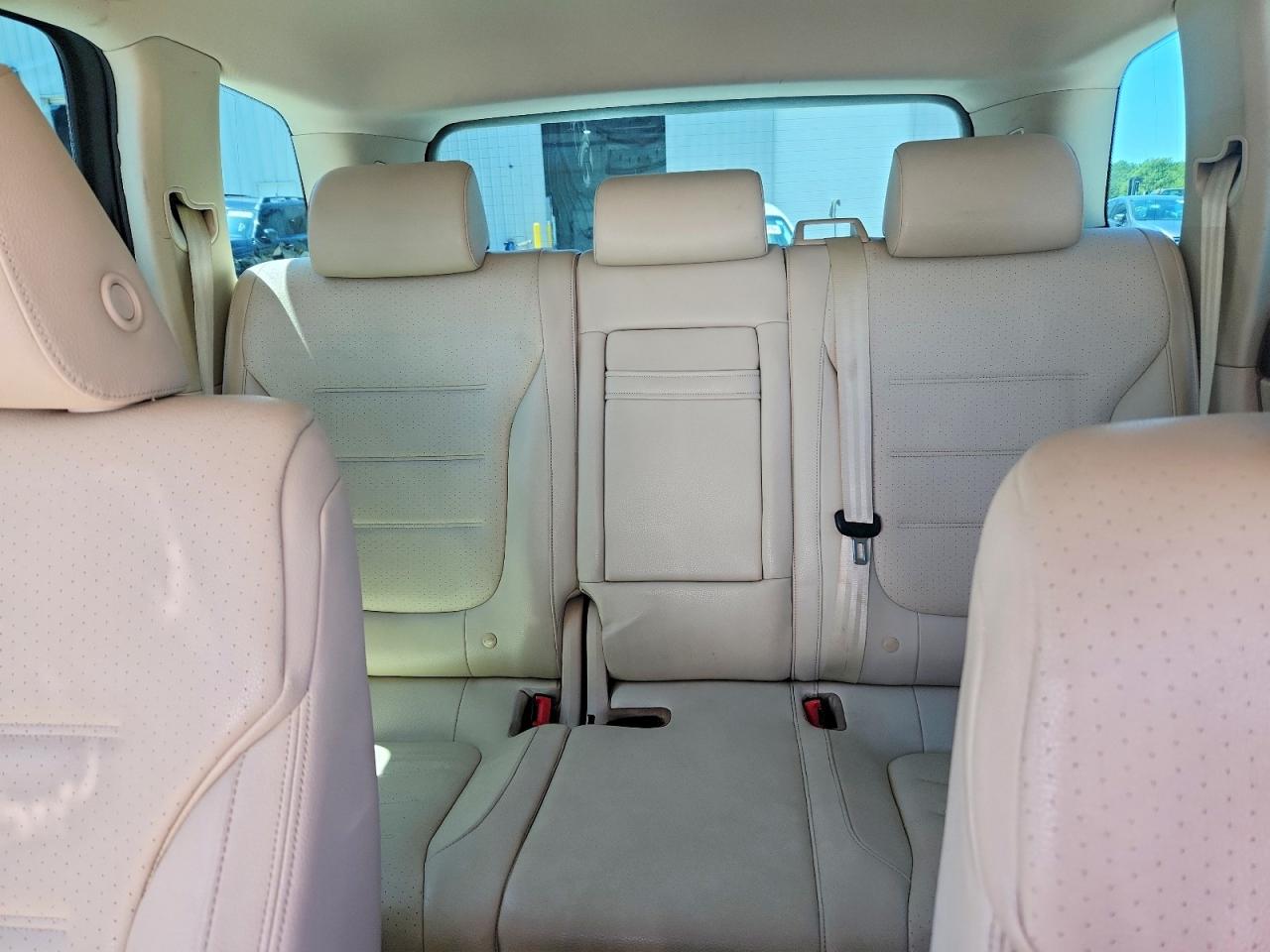 2012 Volkswagen Touareg V6 Tdi White vin: WVGEK9BPXCD008033