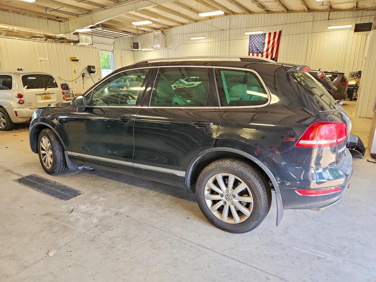 2012 Volkswagen Touareg V6 Tdi Black vin: WVGEK9BPXCD010395