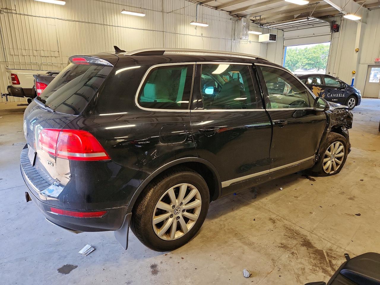 2012 Volkswagen Touareg V6 Tdi Black vin: WVGEK9BPXCD010395
