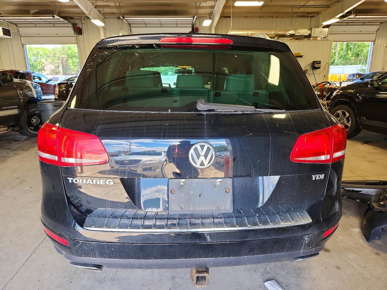 2012 Volkswagen Touareg V6 Tdi Black vin: WVGEK9BPXCD010395