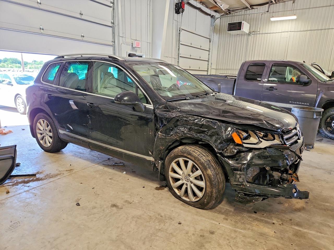 2012 Volkswagen Touareg V6 Tdi Black vin: WVGEK9BPXCD010395