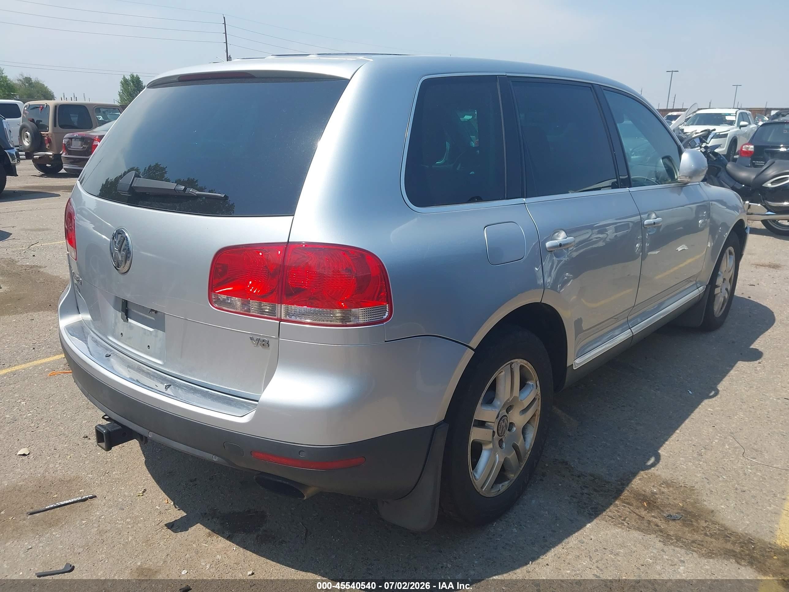 2004 Volkswagen Touareg V8 Silver vin: WVGEM77L54D047876