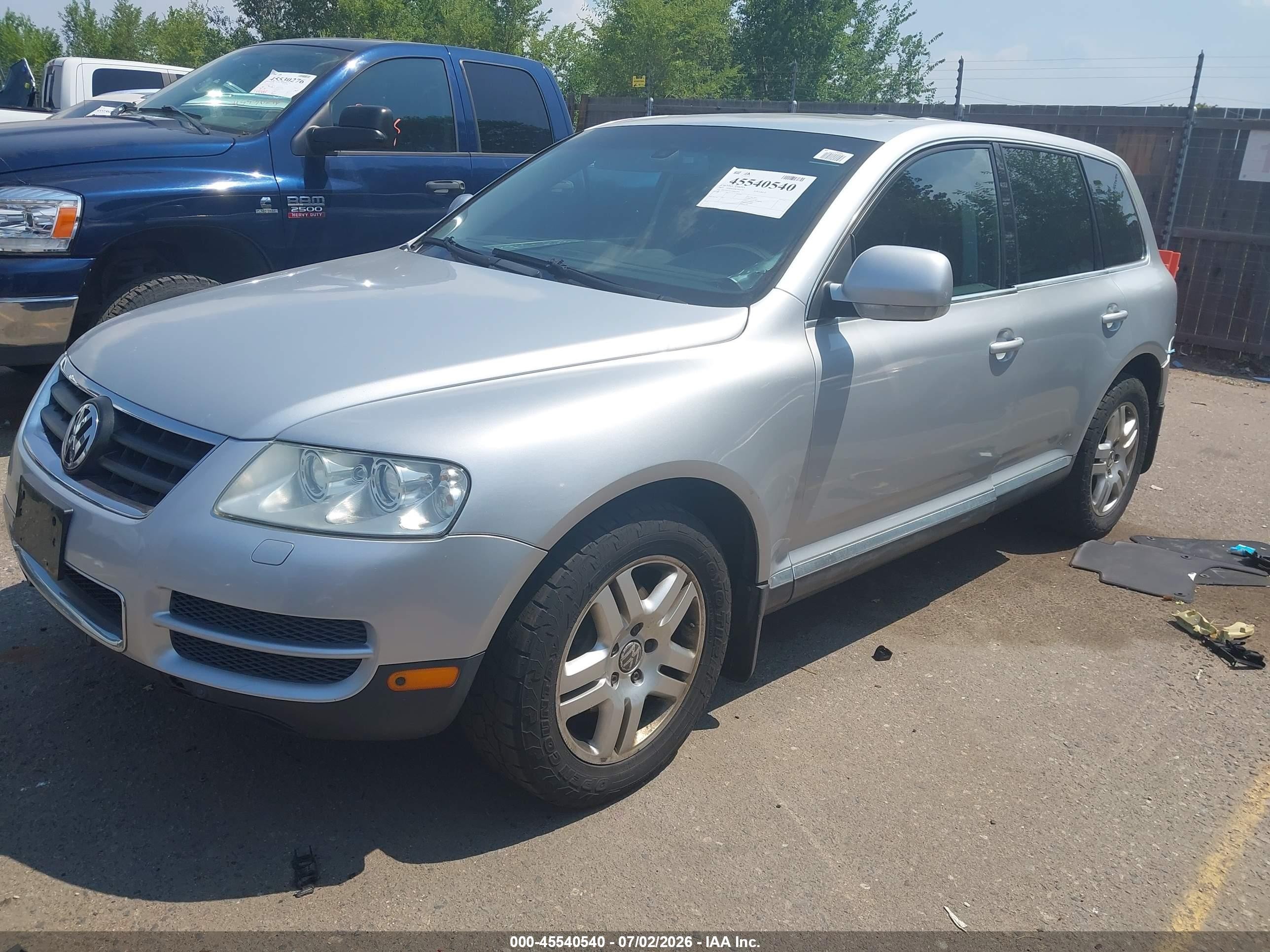 2004 Volkswagen Touareg V8 Silver vin: WVGEM77L54D047876