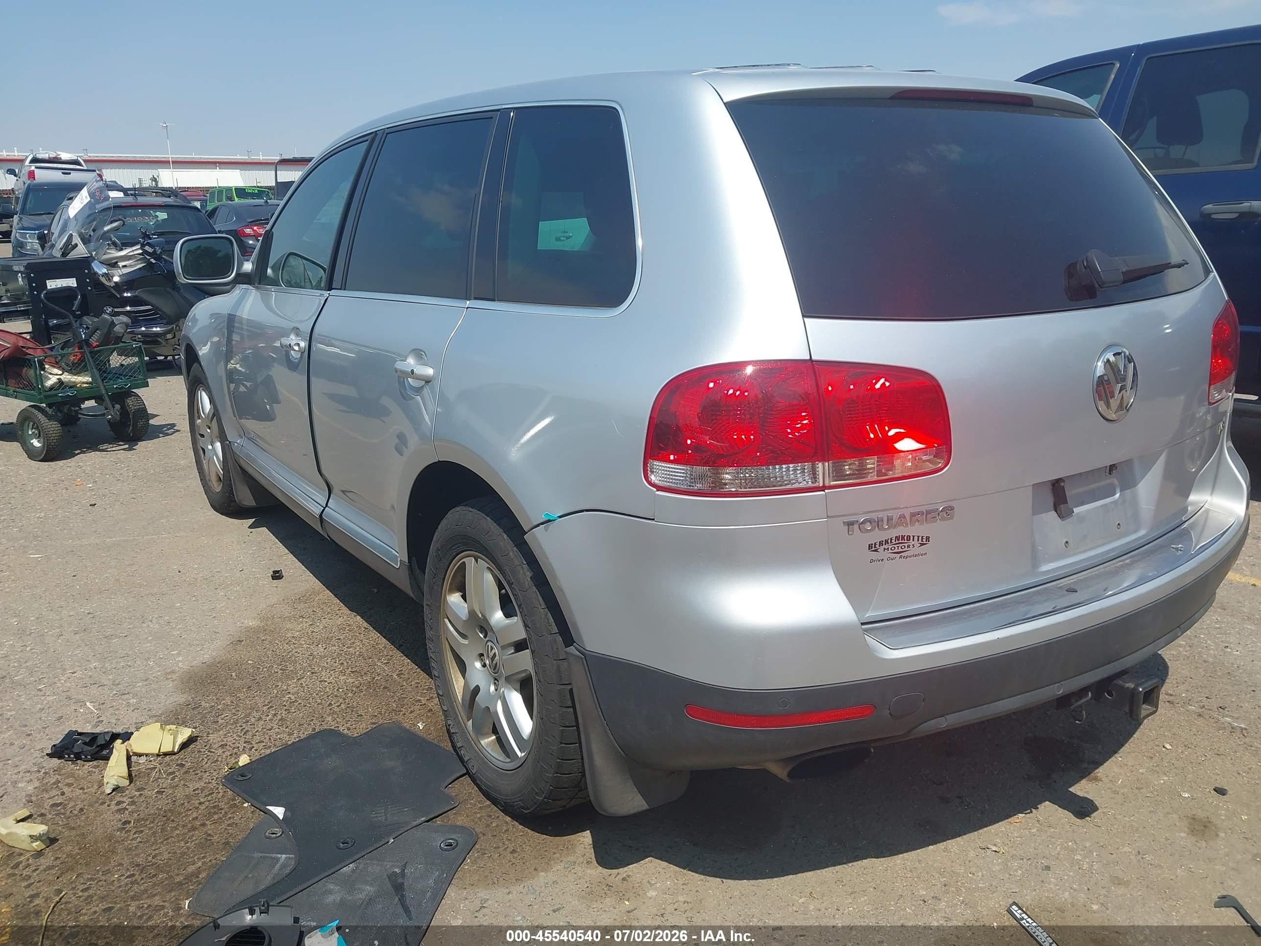 2004 Volkswagen Touareg V8 Silver vin: WVGEM77L54D047876