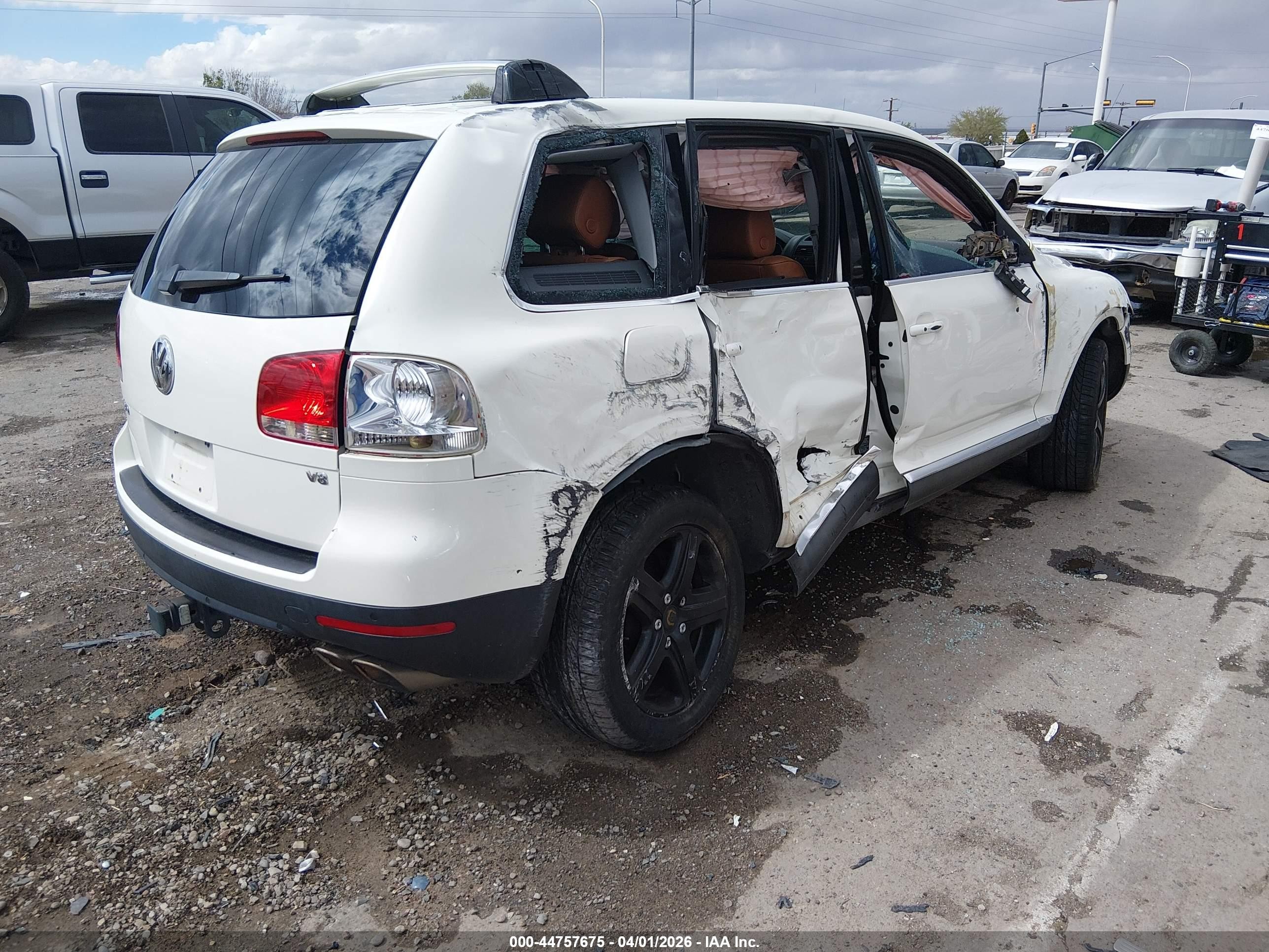 2004 Volkswagen Touareg V8 Белый vin: WVGEM77L94D043944