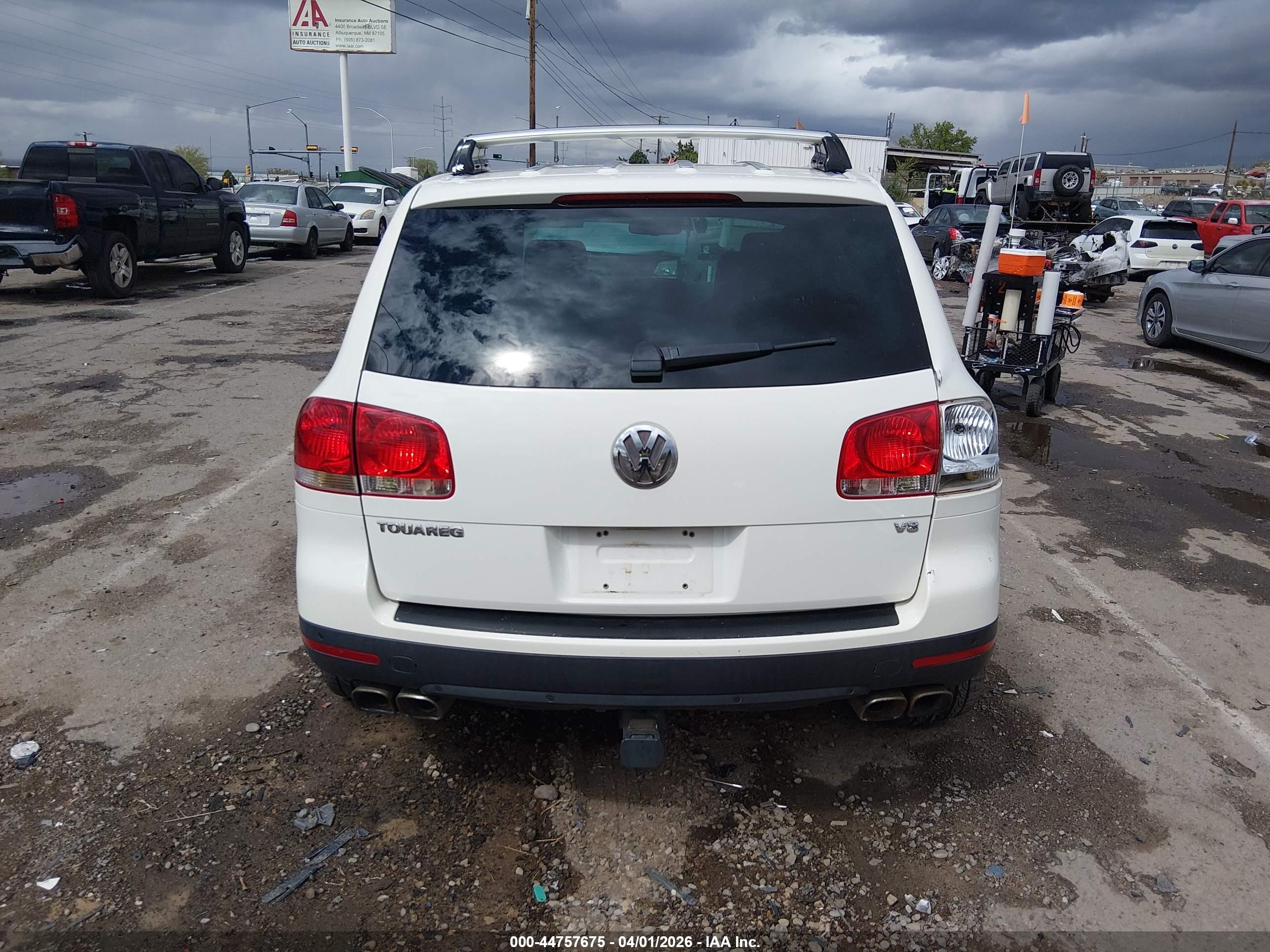 2004 Volkswagen Touareg V8 Белый vin: WVGEM77L94D043944