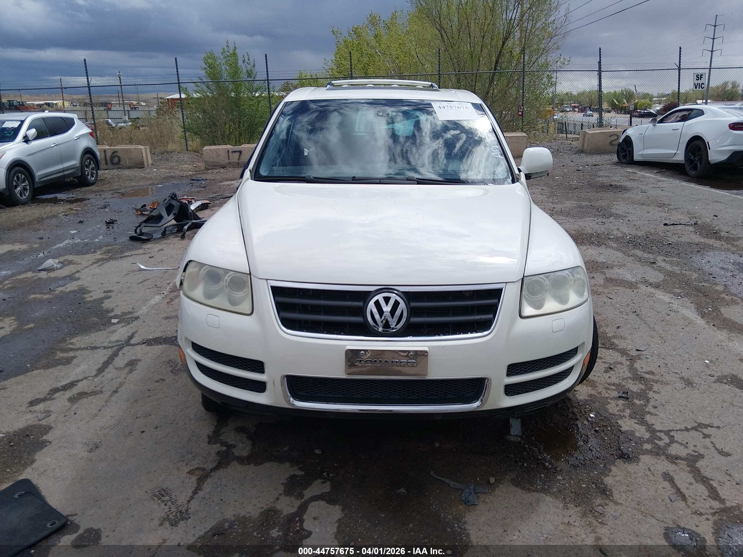 2004 Volkswagen Touareg V8 Белый vin: WVGEM77L94D043944