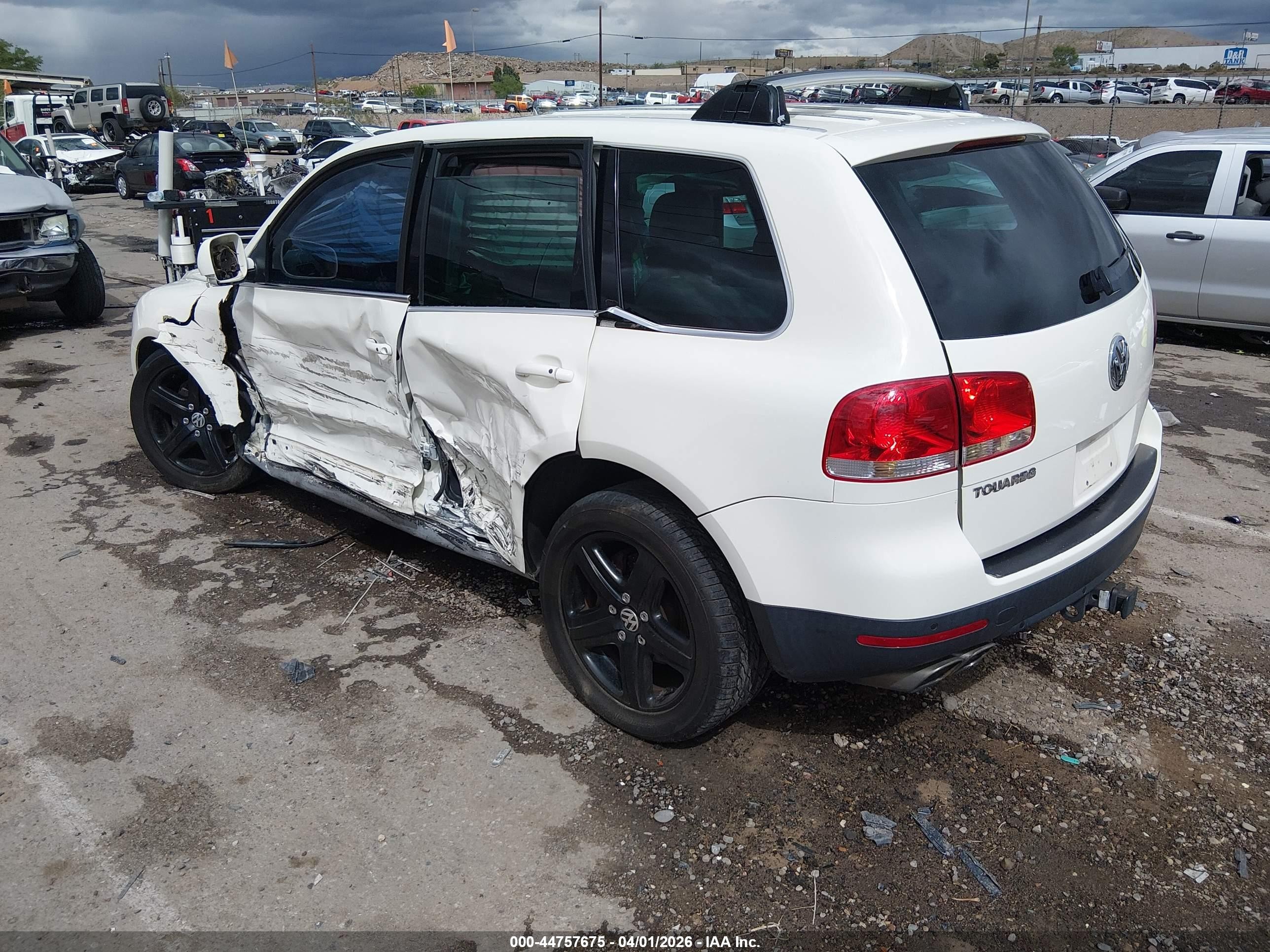2004 Volkswagen Touareg V8 Белый vin: WVGEM77L94D043944