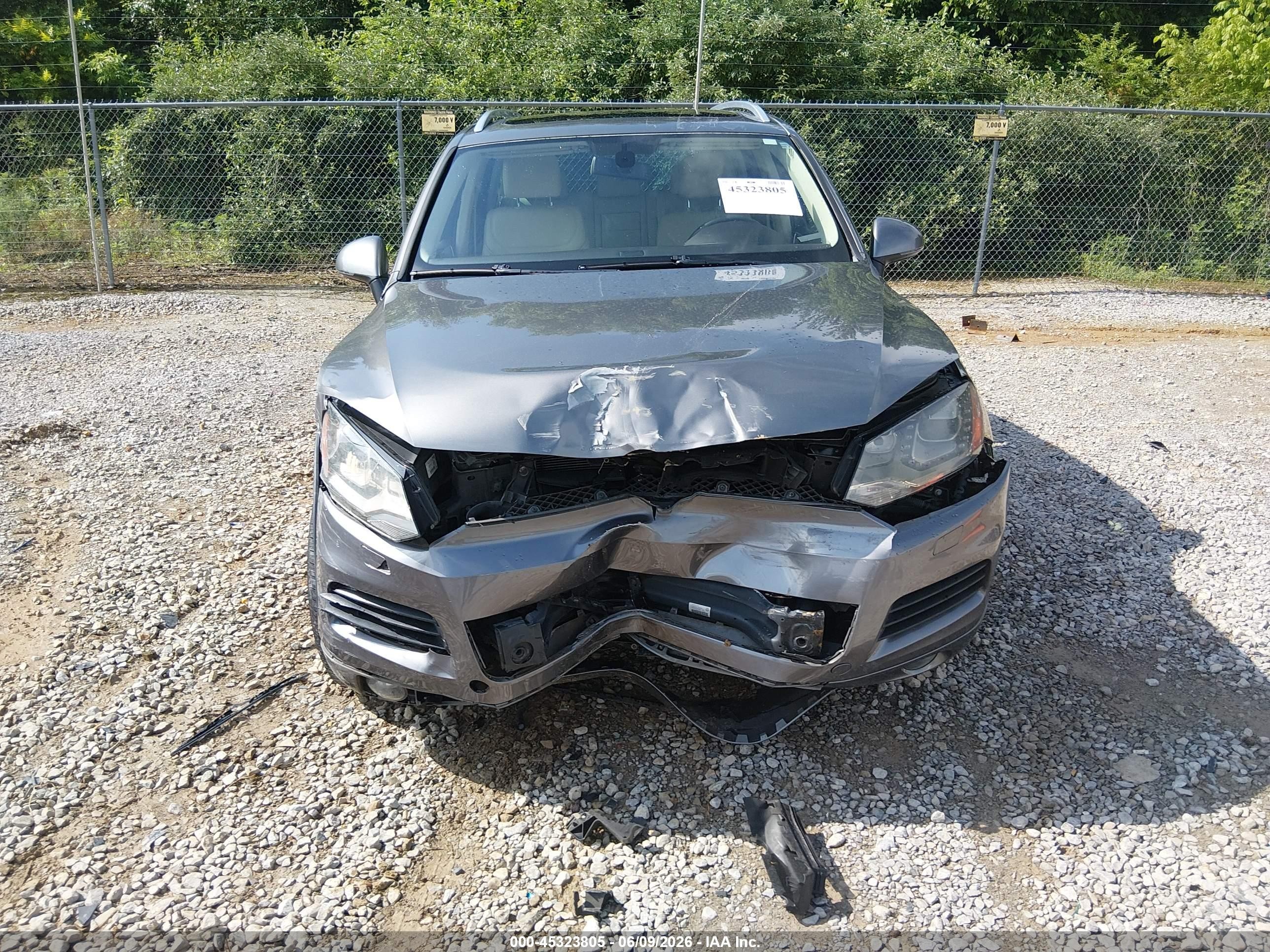 2013 Volkswagen Touareg Tdi Lux Gray vin: WVGEP9BP0DD006651