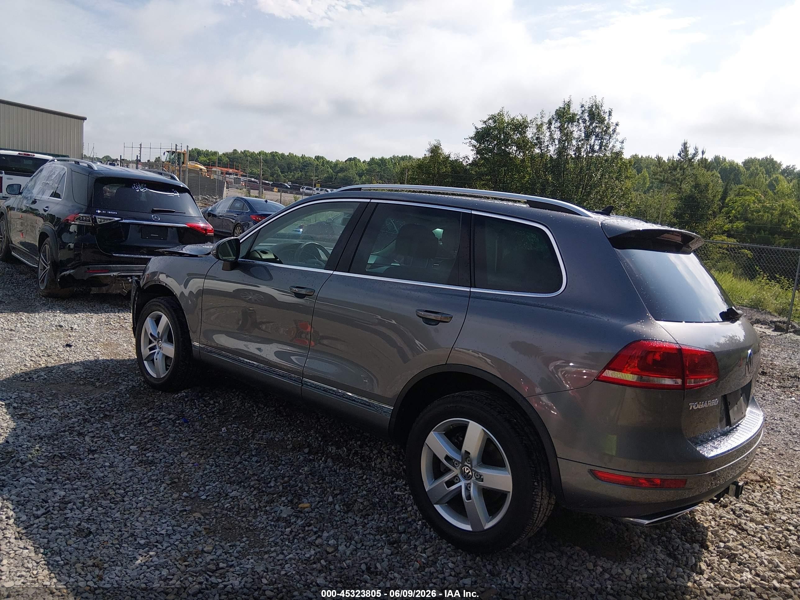 2013 Volkswagen Touareg Tdi Lux Gray vin: WVGEP9BP0DD006651