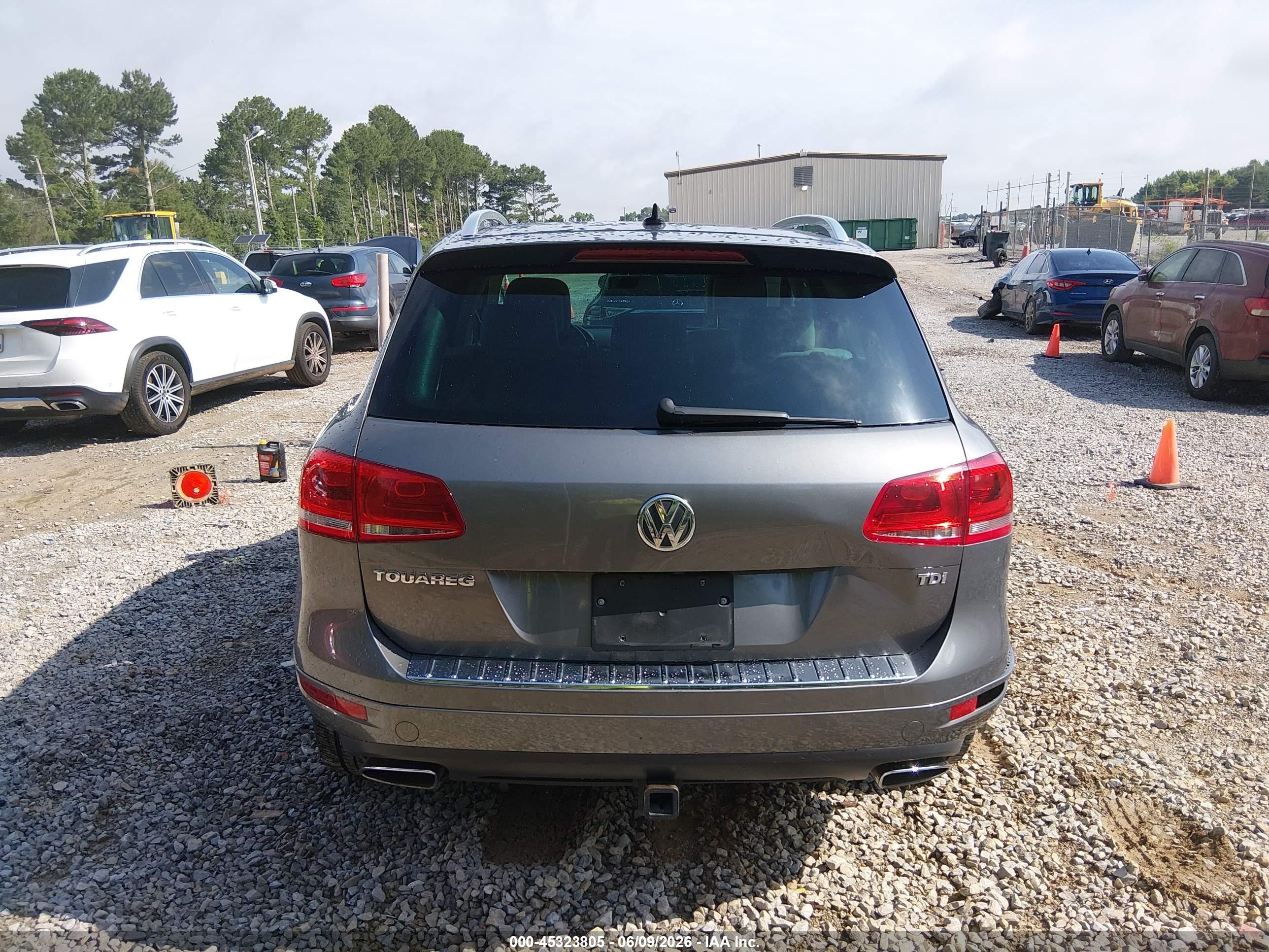 2013 Volkswagen Touareg Tdi Lux Gray vin: WVGEP9BP0DD006651