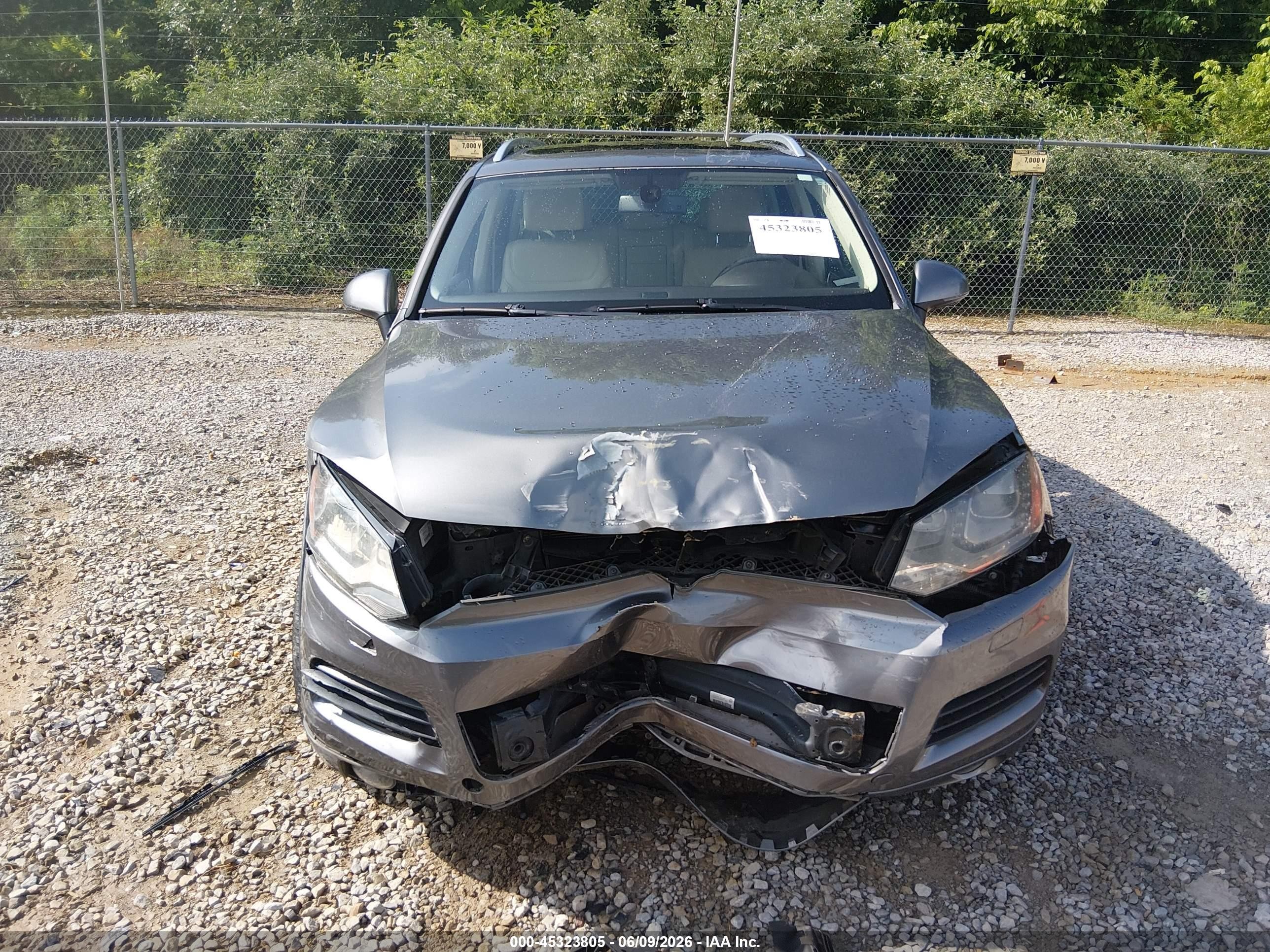 2013 Volkswagen Touareg Tdi Lux Gray vin: WVGEP9BP0DD006651