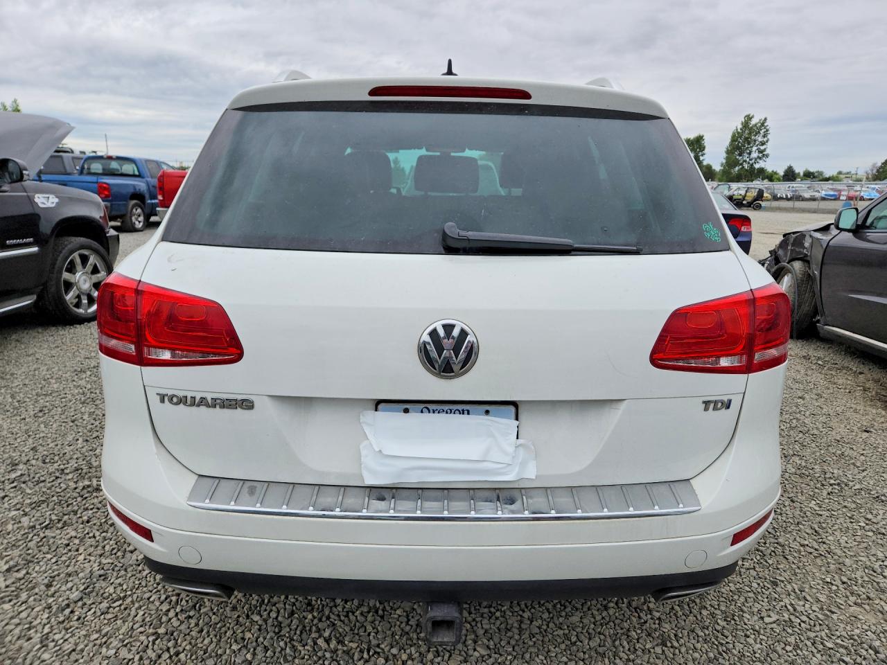 2013 Volkswagen Touareg V6 Tdi White vin: WVGEP9BP0DD012188