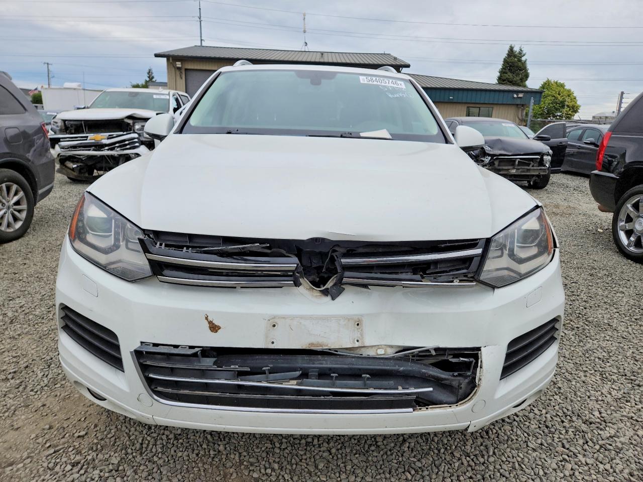 2013 Volkswagen Touareg V6 Tdi White vin: WVGEP9BP0DD012188