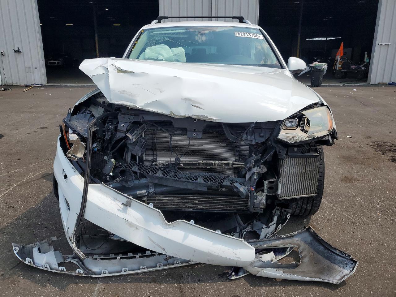2014 Volkswagen Touareg V6 Tdi White vin: WVGEP9BP0ED007915