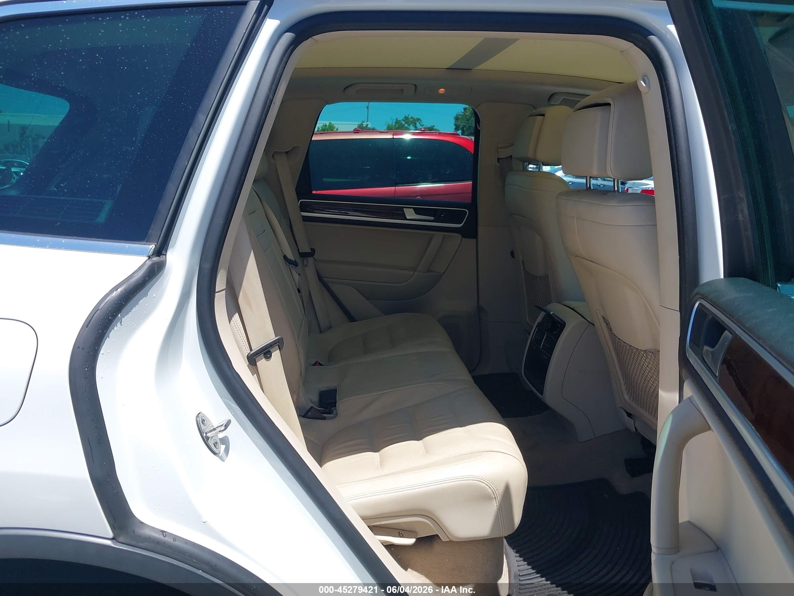 2014 Volkswagen Touareg Tdi Lux White vin: WVGEP9BP0ED013293
