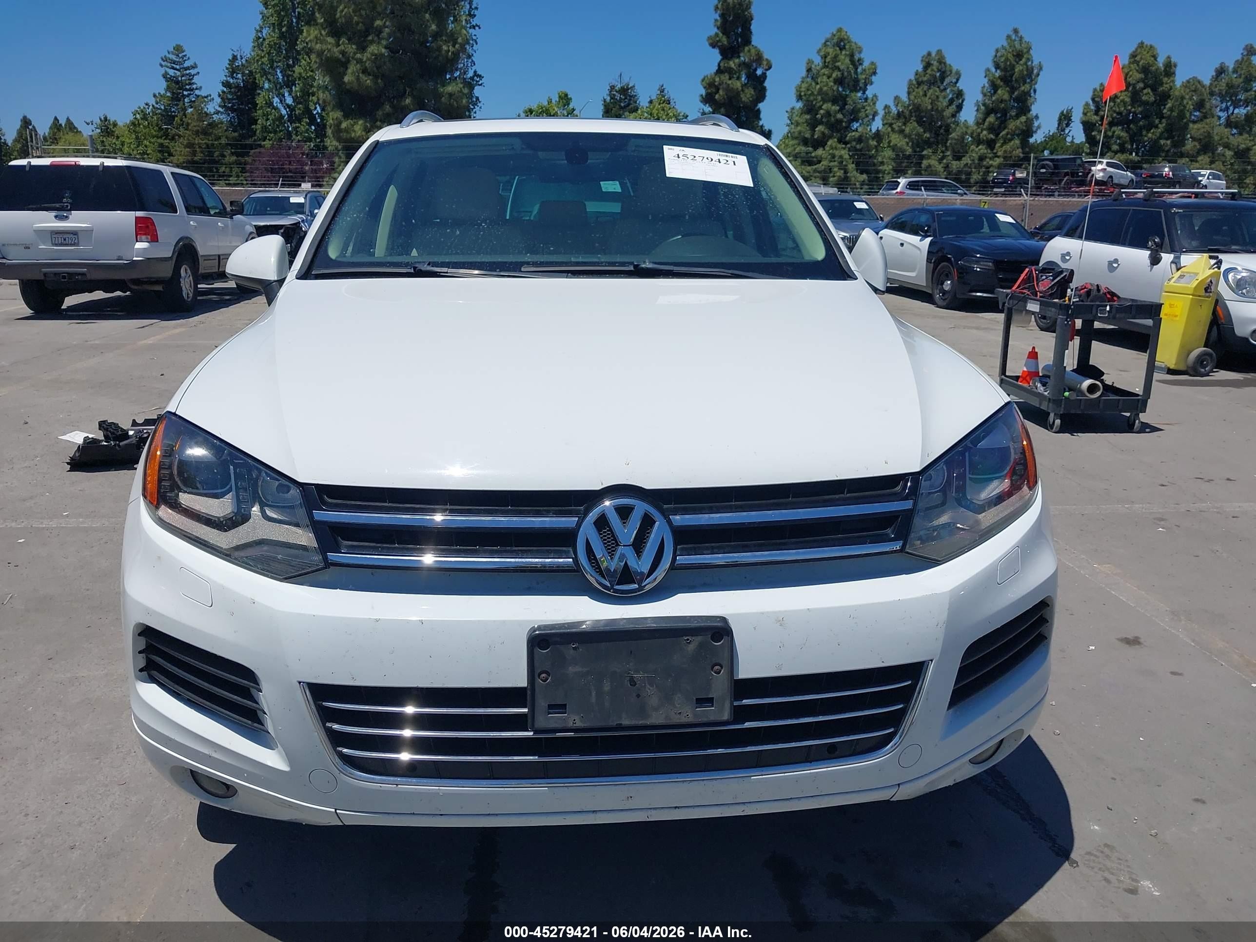 2014 Volkswagen Touareg Tdi Lux White vin: WVGEP9BP0ED013293