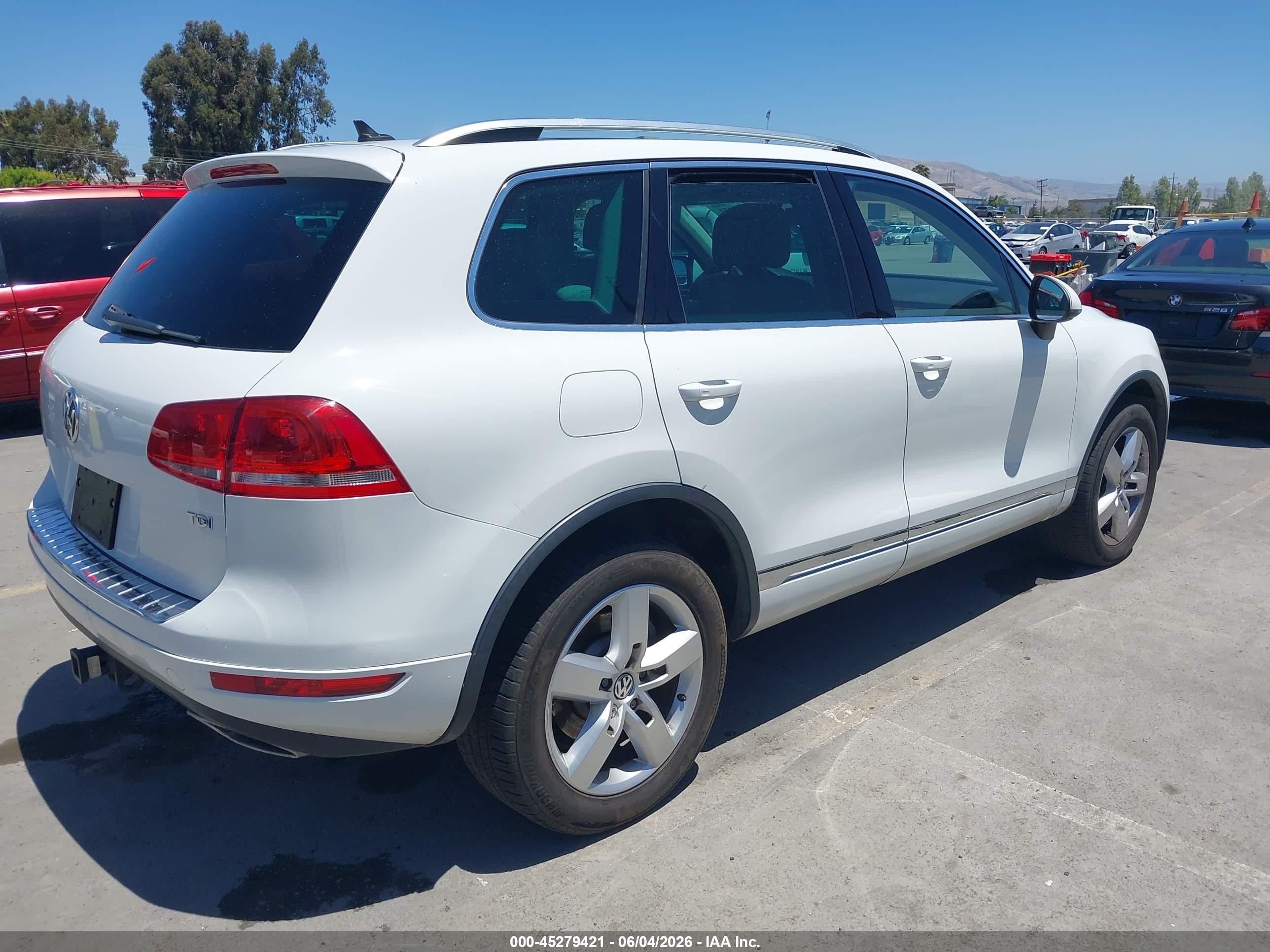 2014 Volkswagen Touareg Tdi Lux White vin: WVGEP9BP0ED013293
