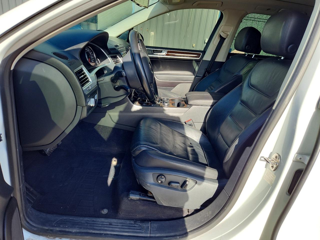 2015 Volkswagen Touareg V6 Tdi Белый vin: WVGEP9BP0FD002764