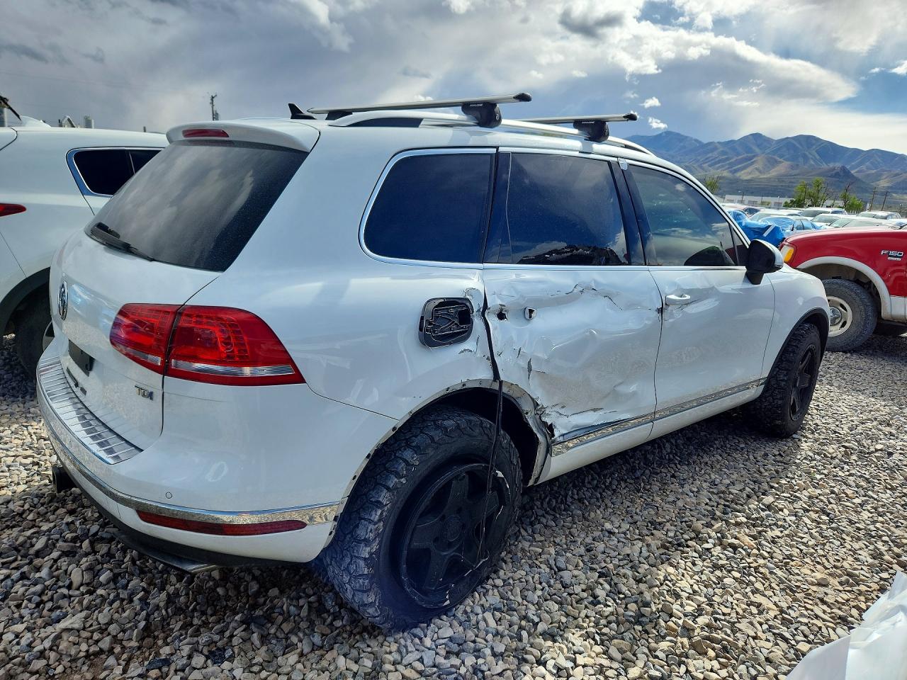 2015 Volkswagen Touareg V6 Tdi Белый vin: WVGEP9BP0FD002764