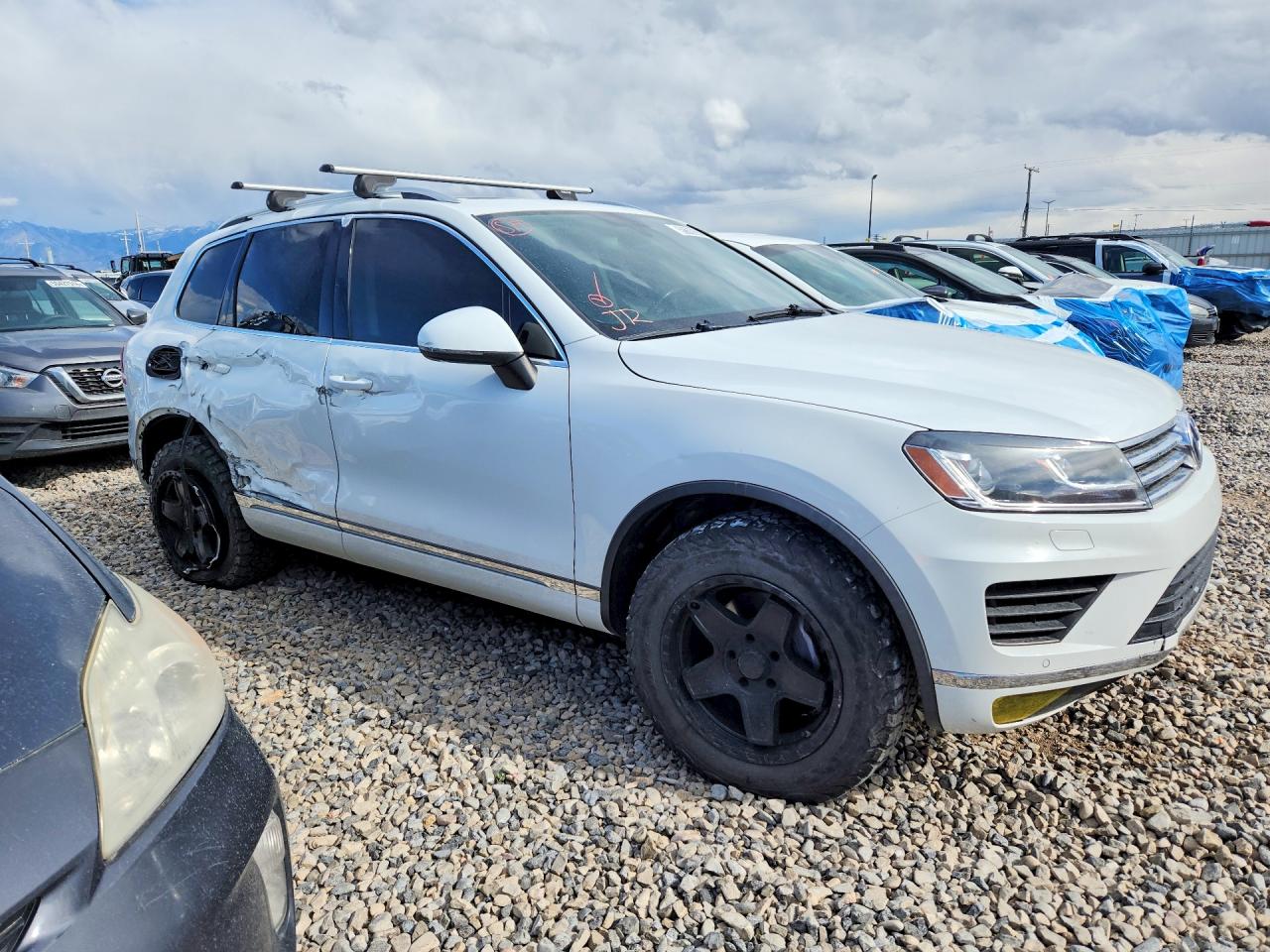 2015 Volkswagen Touareg V6 Tdi Белый vin: WVGEP9BP0FD002764