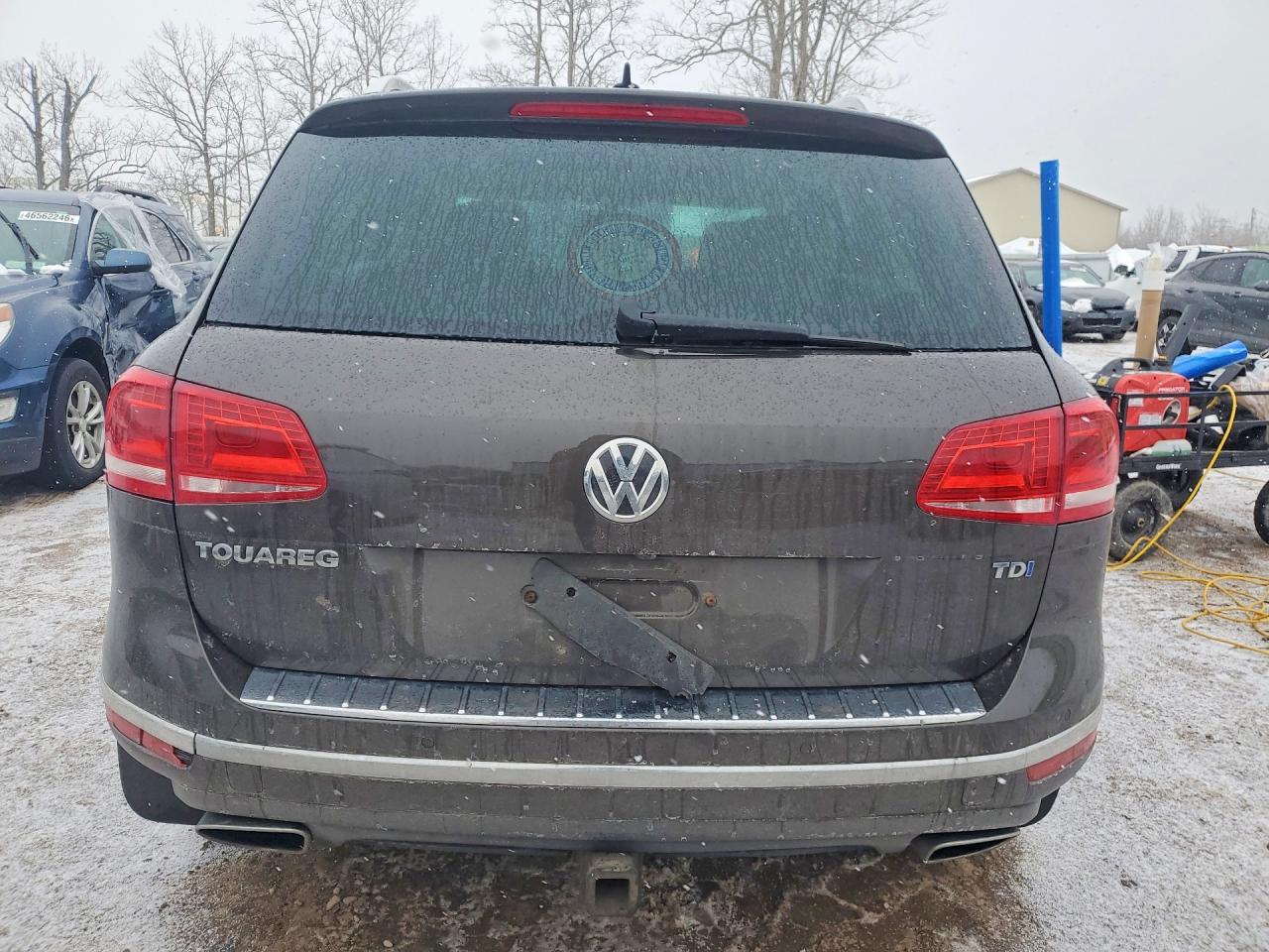 2015 Volkswagen Touareg V6 Tdi Brown vin: WVGEP9BP0FD002814