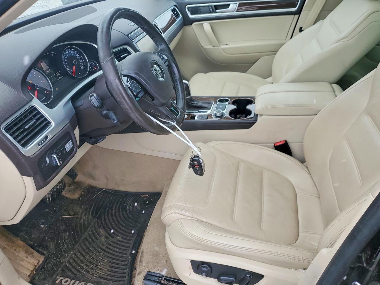 2015 Volkswagen Touareg V6 Tdi Brown vin: WVGEP9BP0FD002814