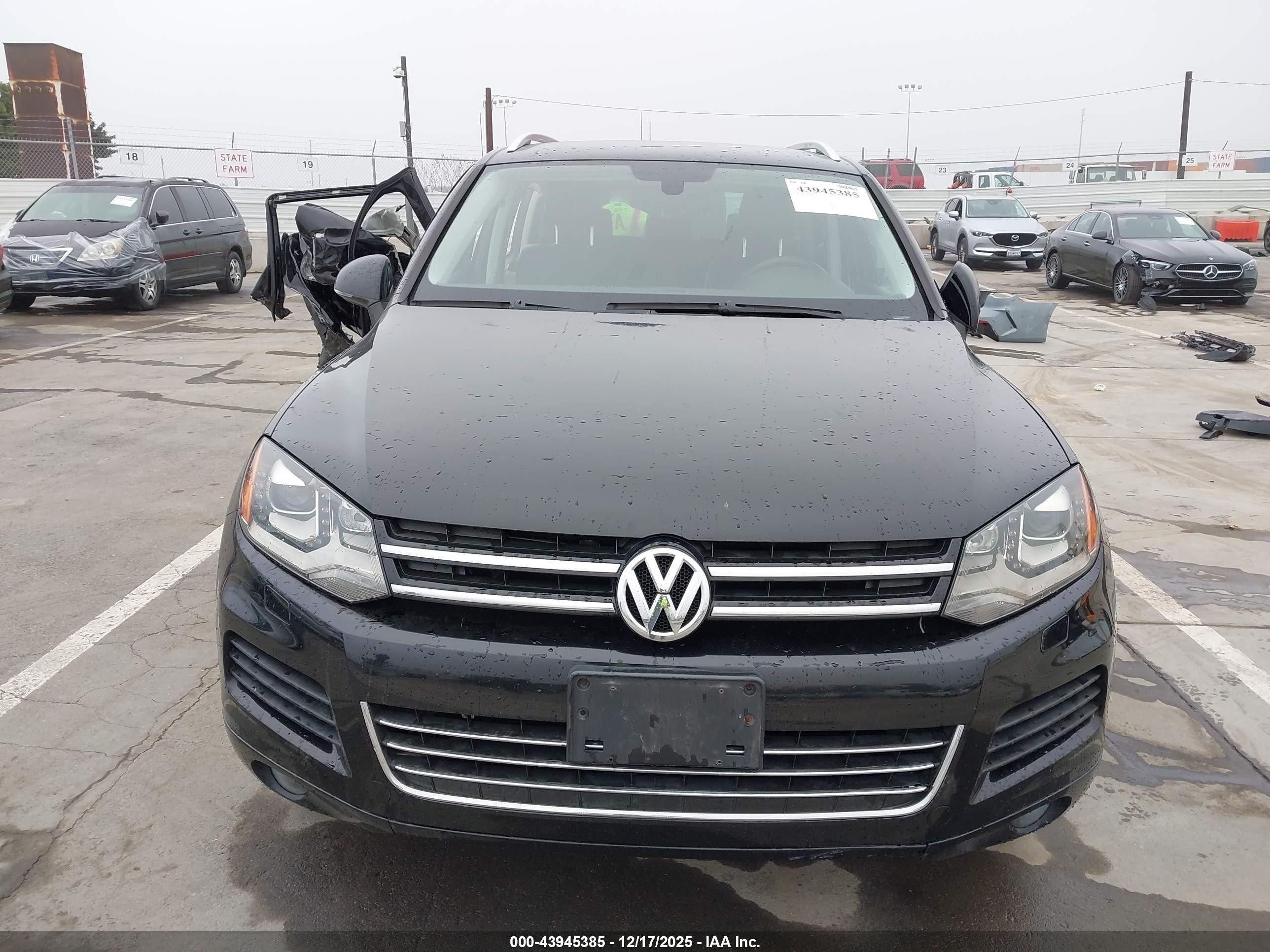 2014 Volkswagen Touareg Tdi Sport Black vin: WVGEP9BP1ED000858