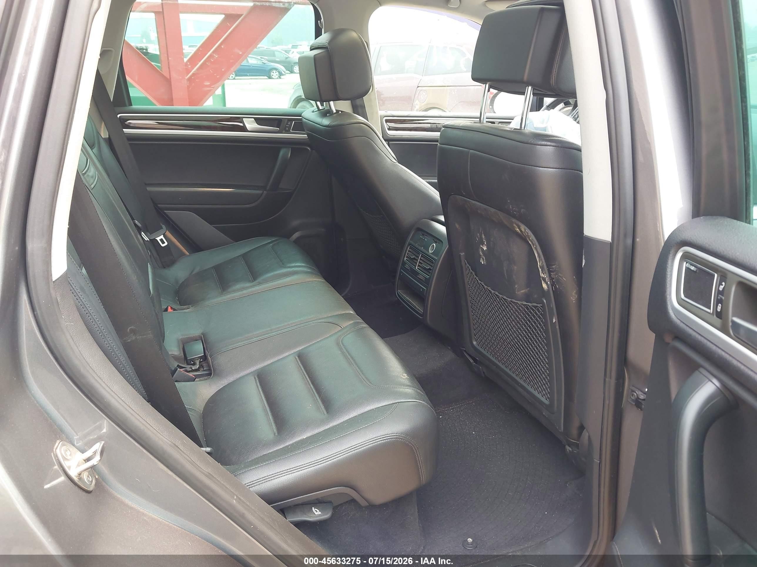 2013 Volkswagen Touareg Tdi Executive Gray vin: WVGEP9BP2DD005999
