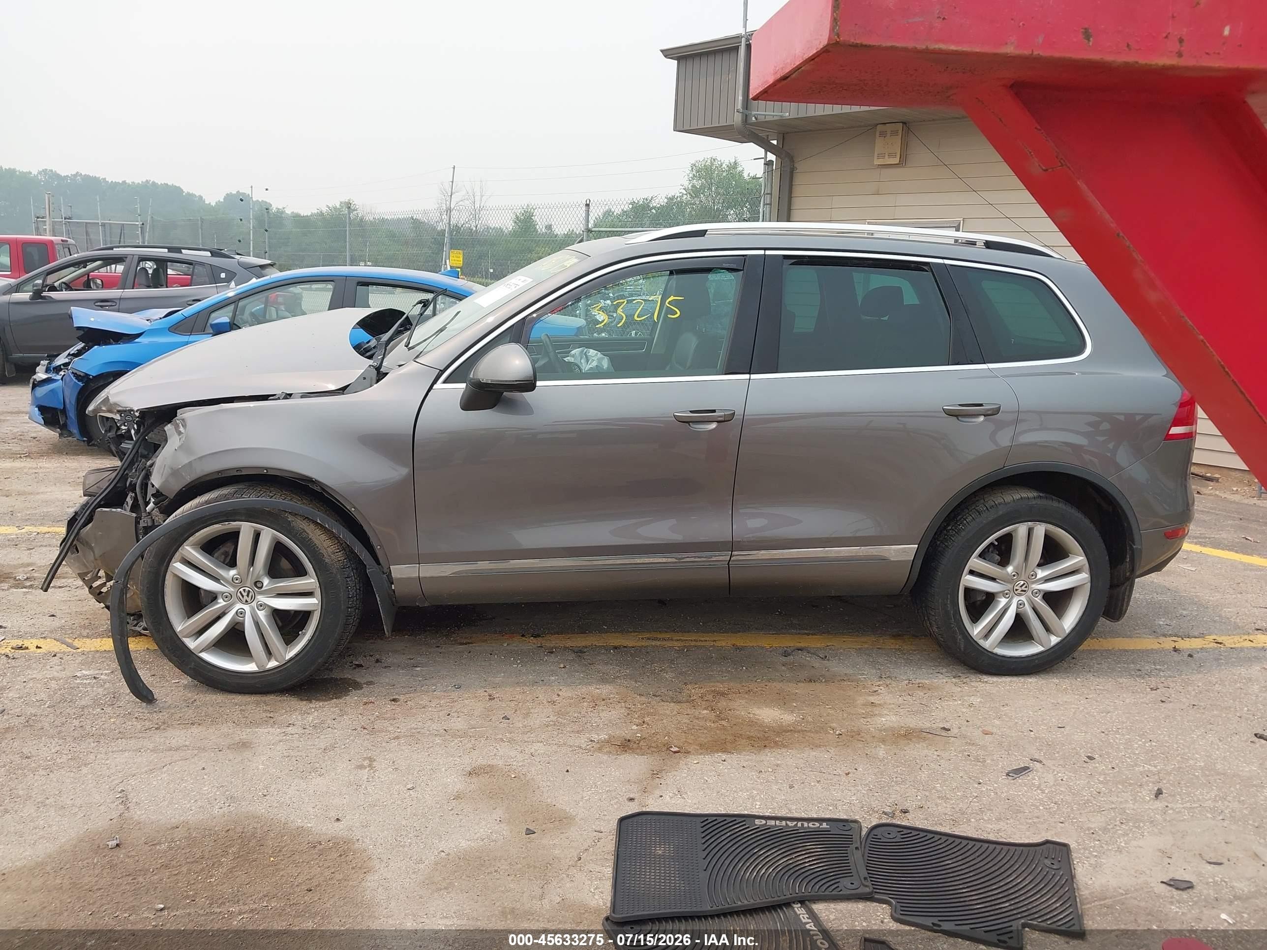 2013 Volkswagen Touareg Tdi Executive Gray vin: WVGEP9BP2DD005999