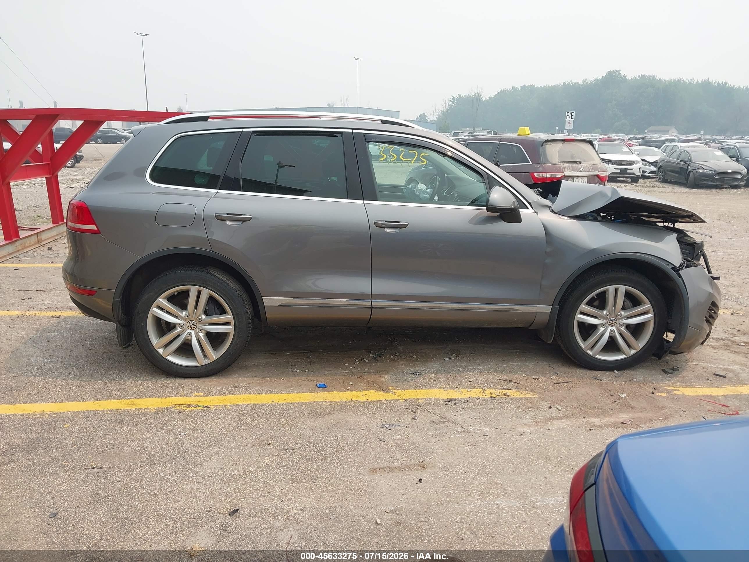 2013 Volkswagen Touareg Tdi Executive Gray vin: WVGEP9BP2DD005999