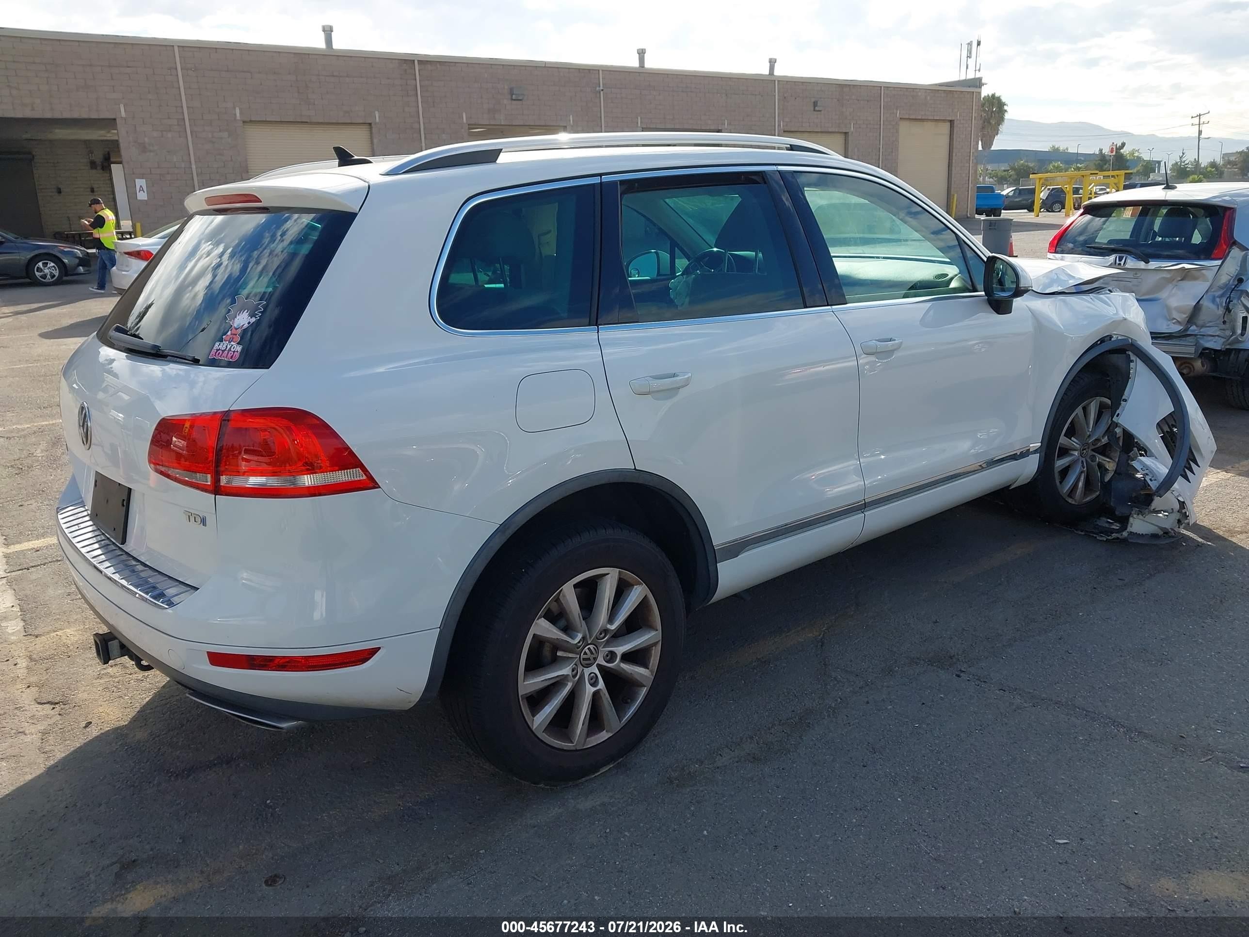 2013 Volkswagen Touareg Tdi Sport White vin: WVGEP9BP2DD013441