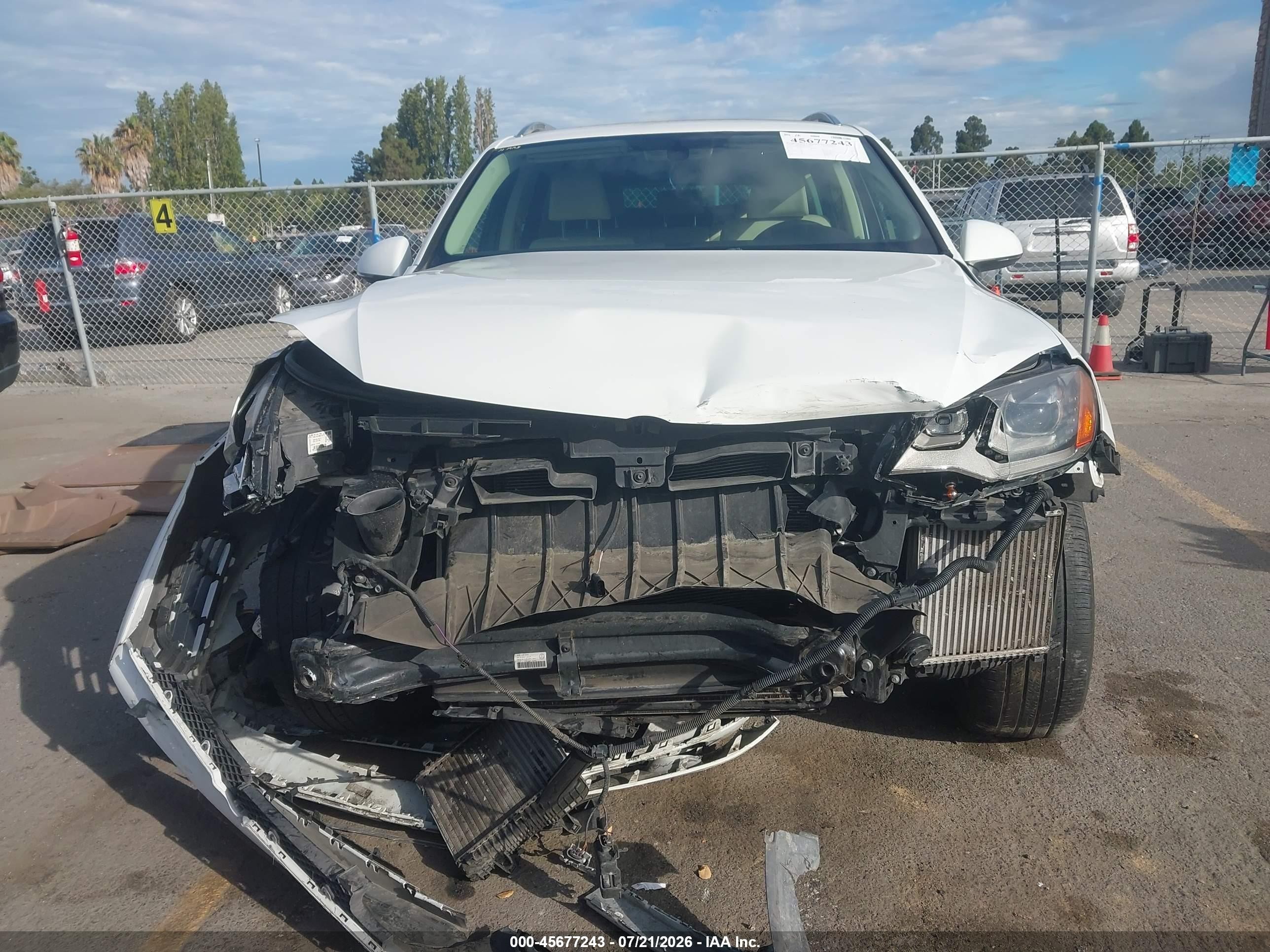 2013 Volkswagen Touareg Tdi Sport White vin: WVGEP9BP2DD013441