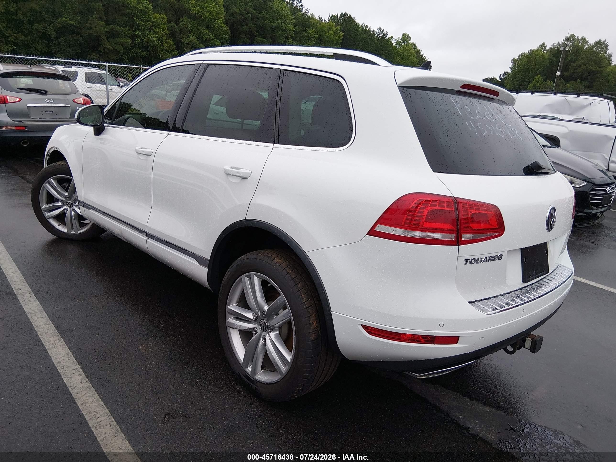 2014 Volkswagen Touareg Tdi Executive White vin: WVGEP9BP2ED012386