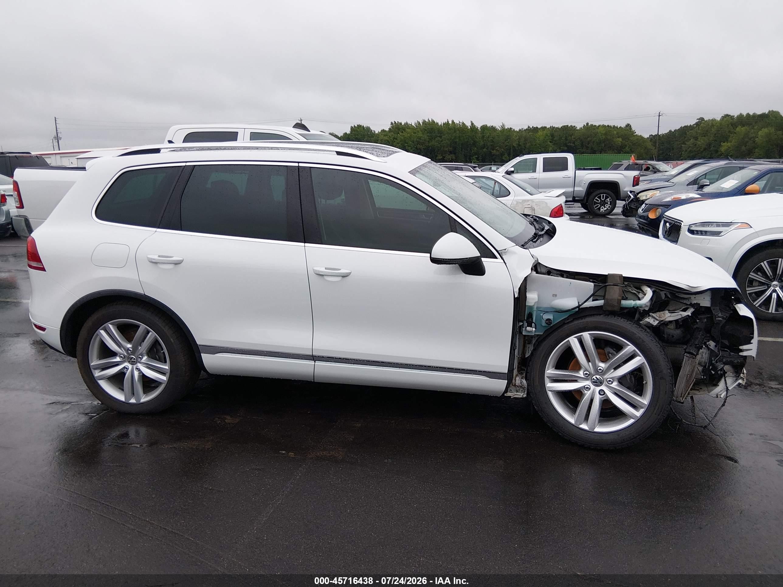 2014 Volkswagen Touareg Tdi Executive White vin: WVGEP9BP2ED012386