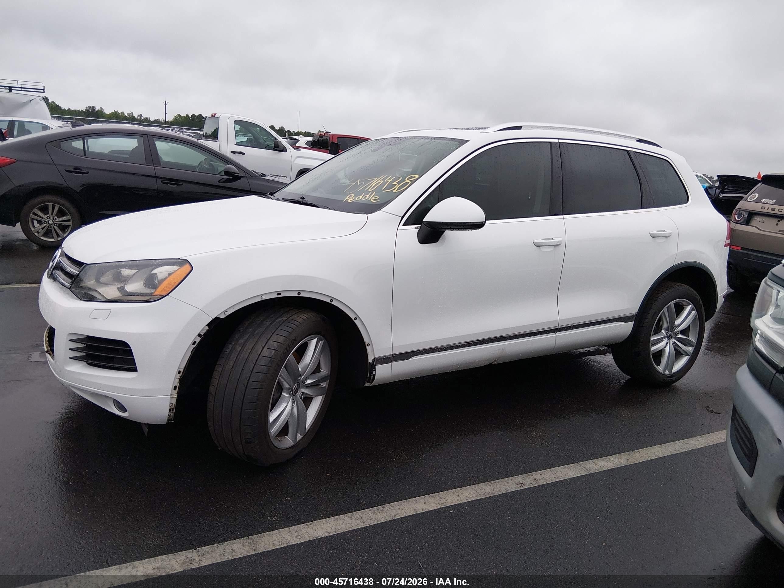 2014 Volkswagen Touareg Tdi Executive White vin: WVGEP9BP2ED012386