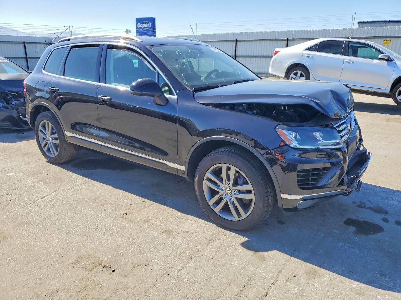 2015 Volkswagen Touareg V6 Tdi Black vin: WVGEP9BP2FD001499