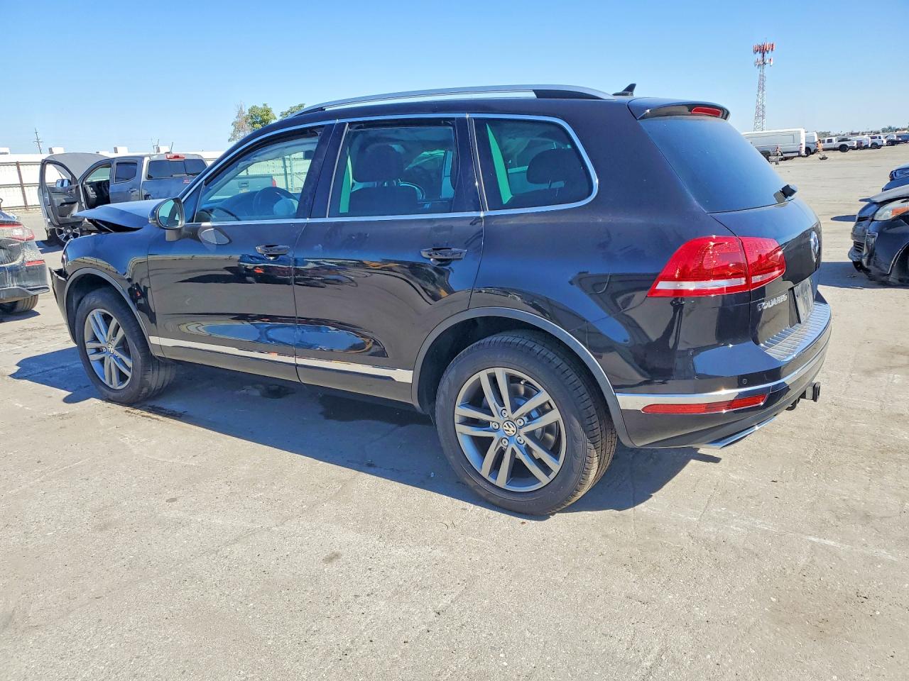 2015 Volkswagen Touareg V6 Tdi Black vin: WVGEP9BP2FD001499