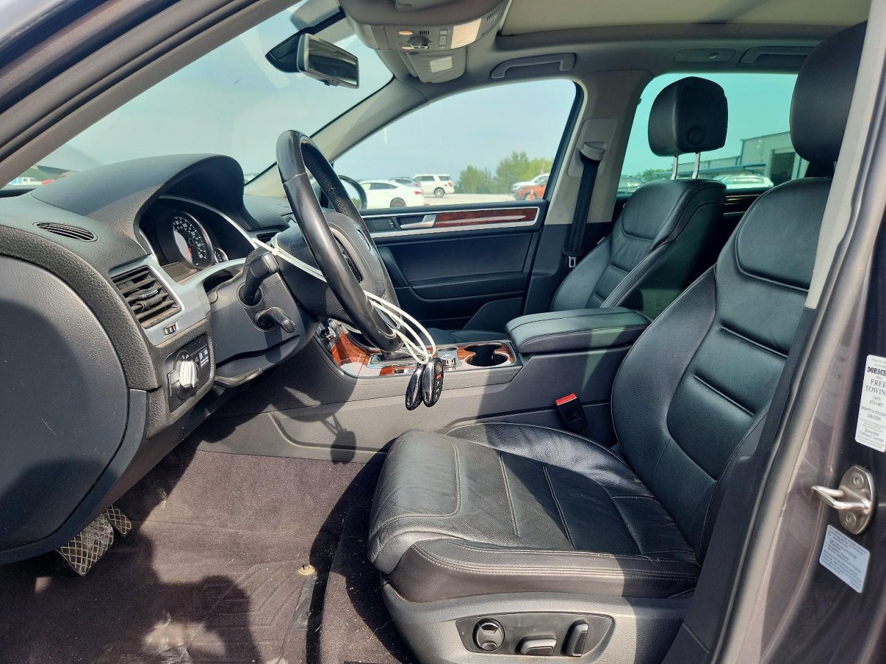 2013 Volkswagen Touareg V6 Tdi Silver vin: WVGEP9BP3DD002724