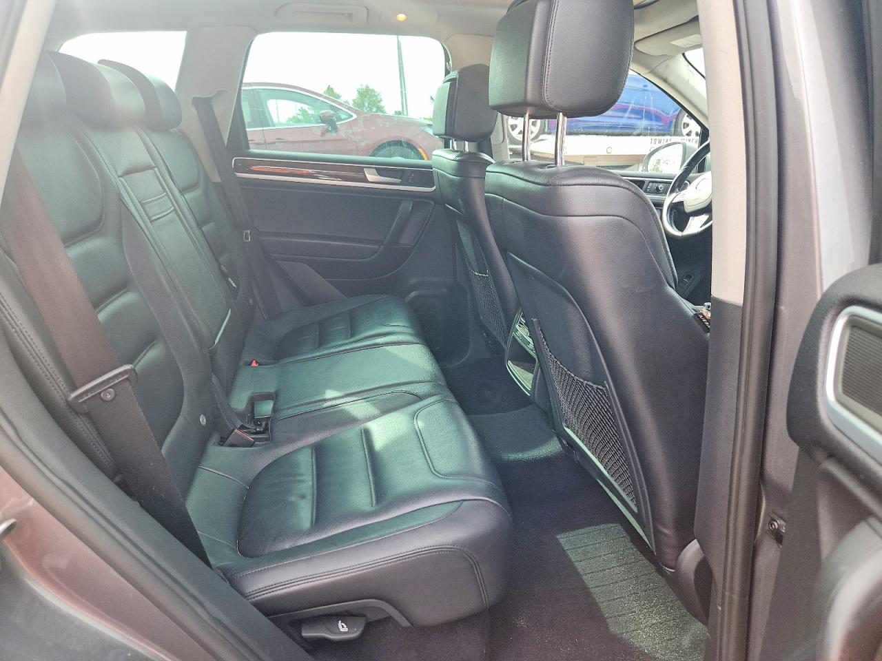 2013 Volkswagen Touareg V6 Tdi Silver vin: WVGEP9BP3DD002724
