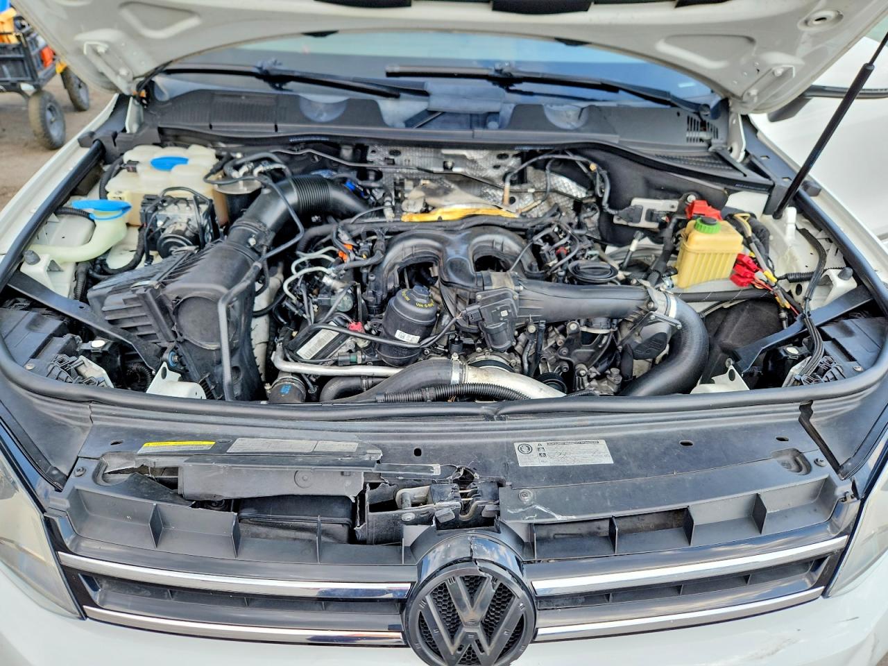 2013 Volkswagen Touareg V6 Tdi White vin: WVGEP9BP3DD004411
