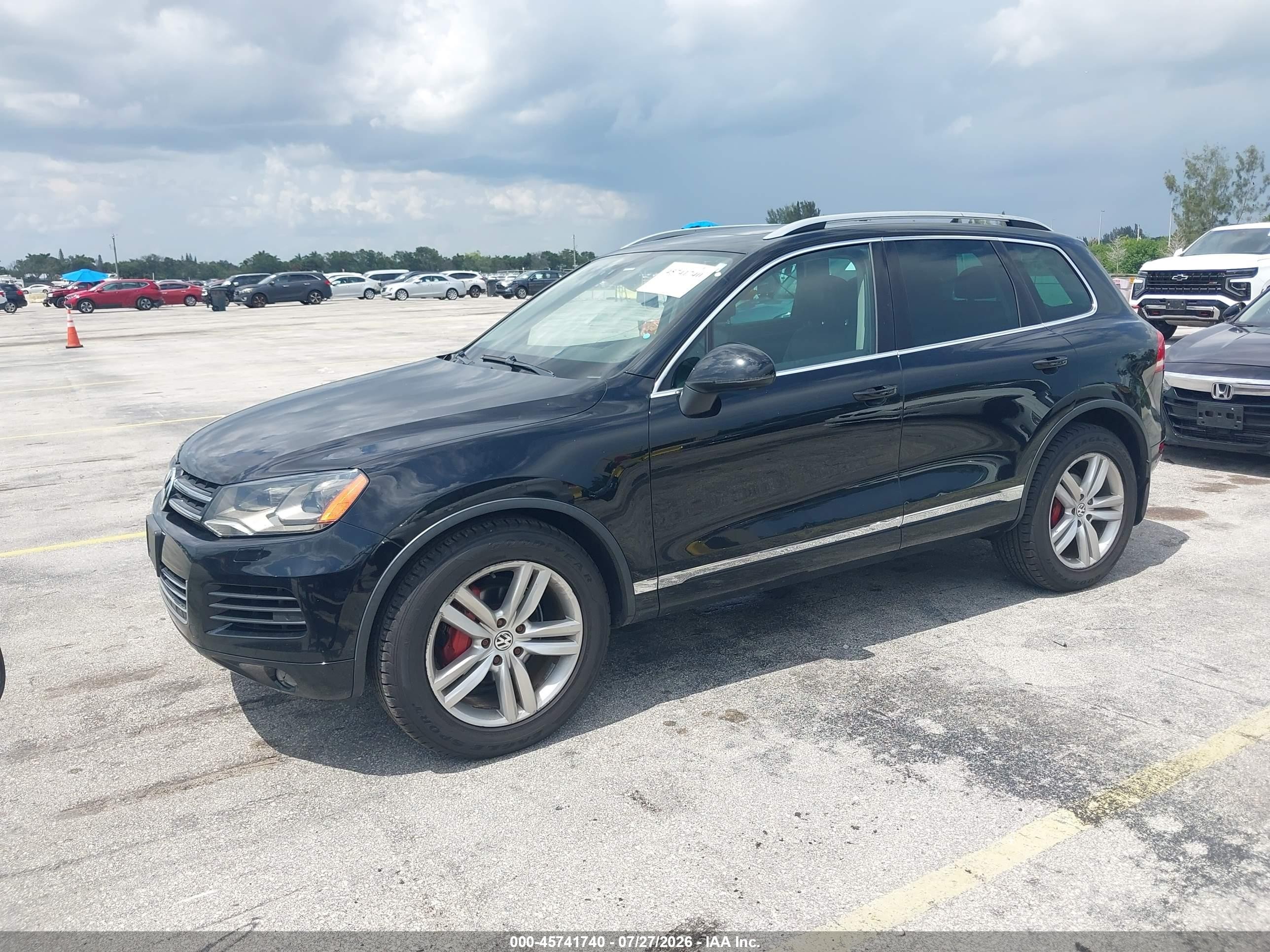 2013 Volkswagen Touareg Tdi Executive Black vin: WVGEP9BP3DD004506
