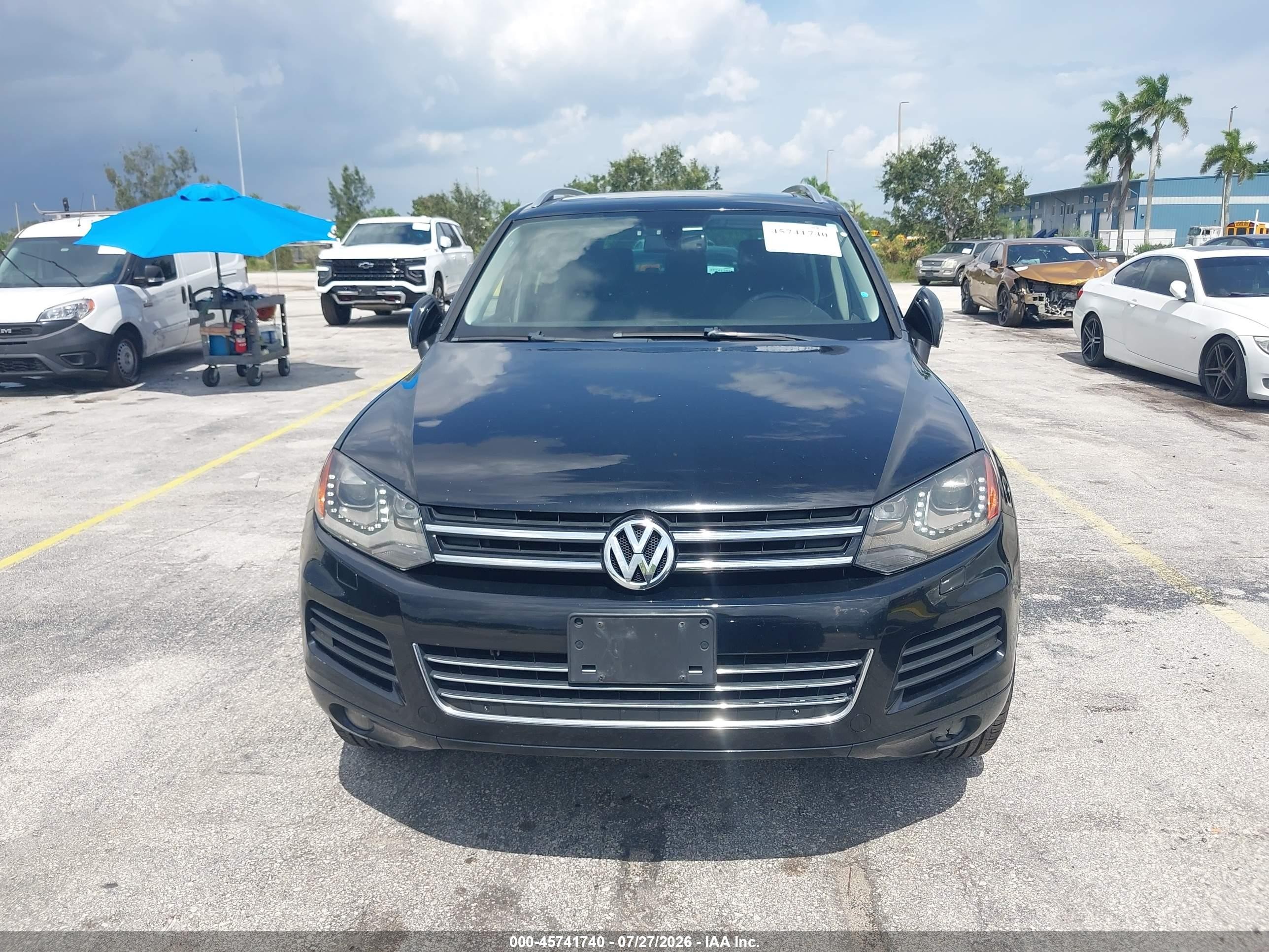 2013 Volkswagen Touareg Tdi Executive Black vin: WVGEP9BP3DD004506