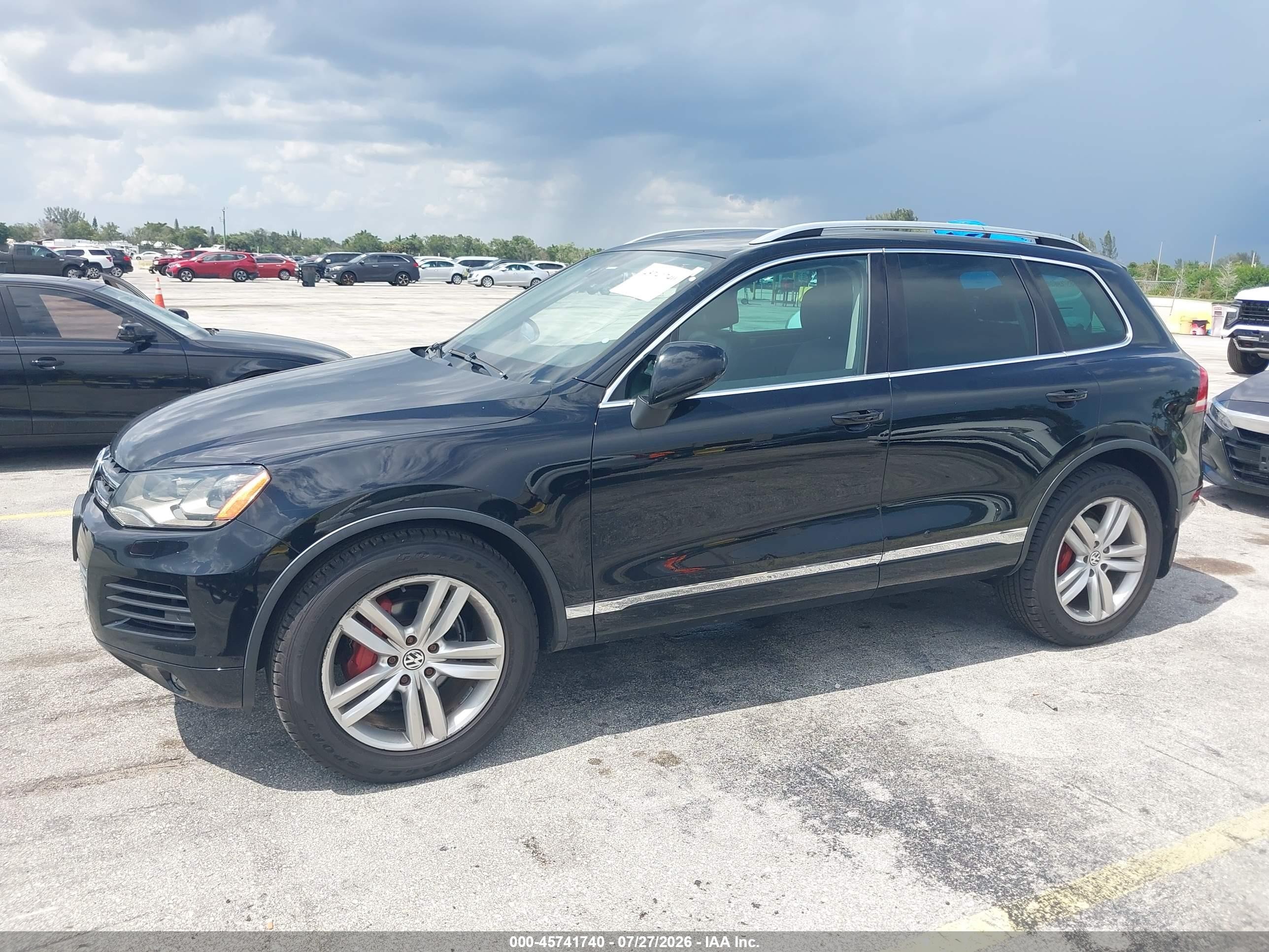 2013 Volkswagen Touareg Tdi Executive Black vin: WVGEP9BP3DD004506