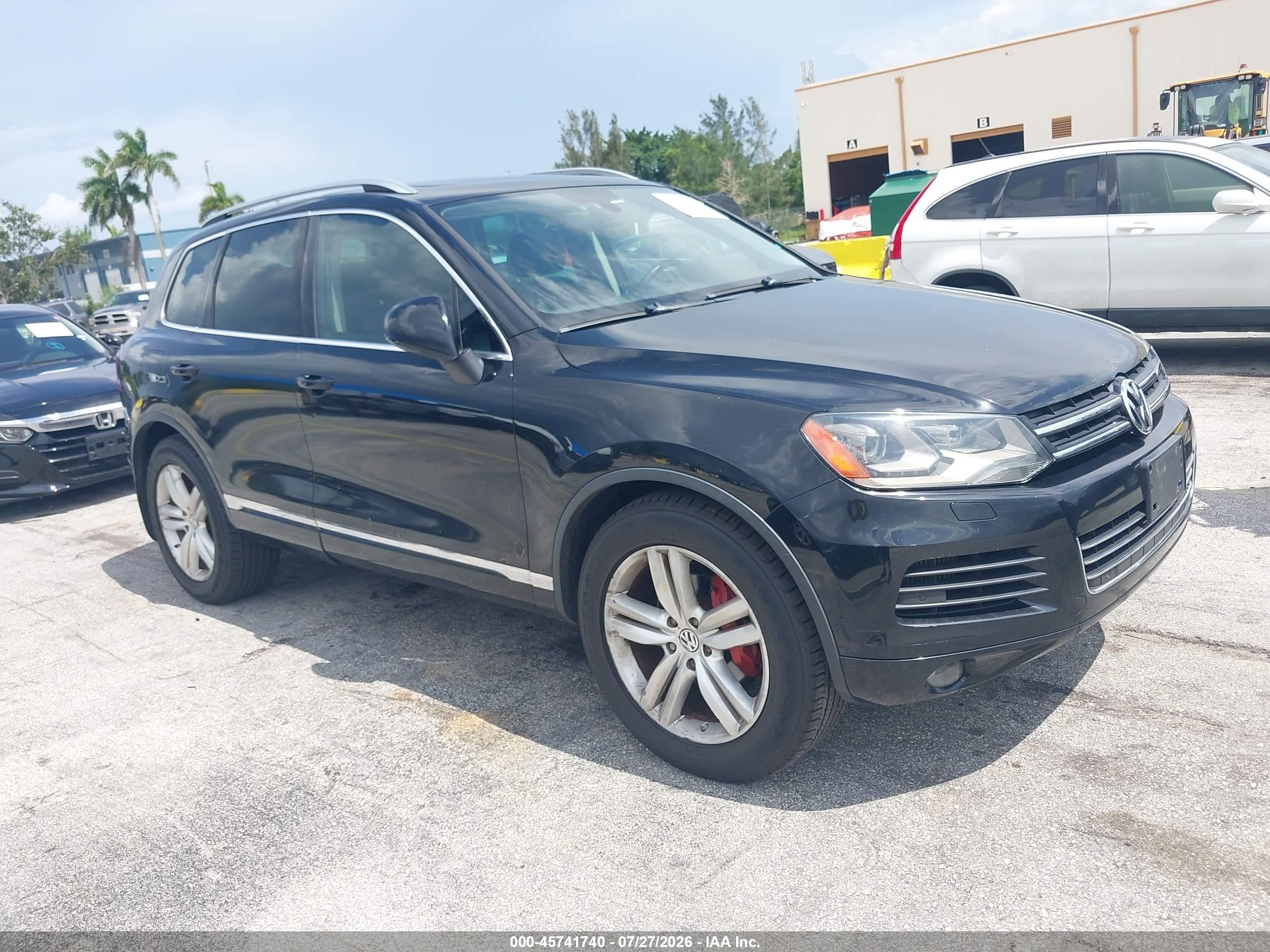 2013 Volkswagen Touareg Tdi Executive Black vin: WVGEP9BP3DD004506